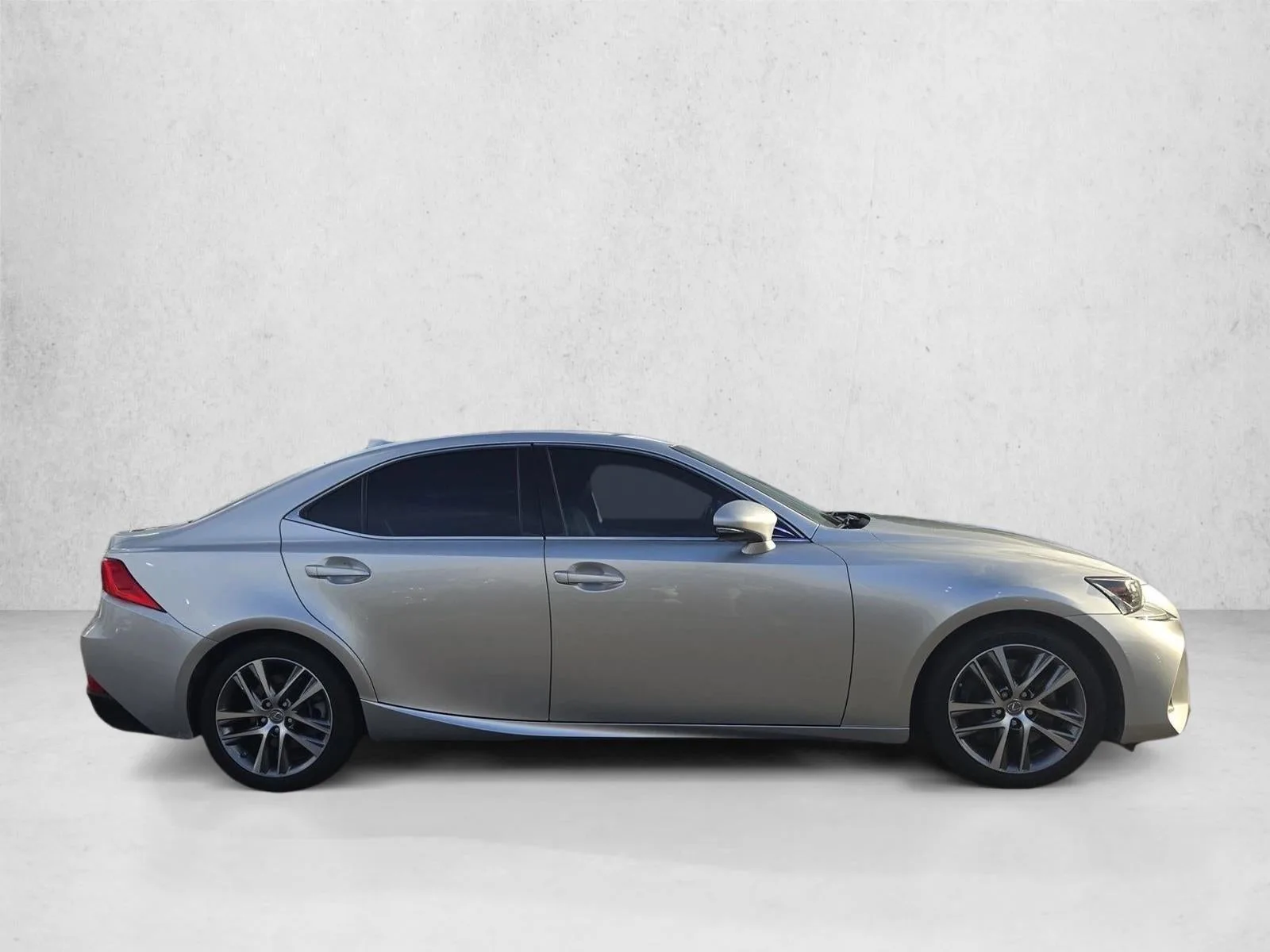 2019 Lexus IS 300 RWD photo 4