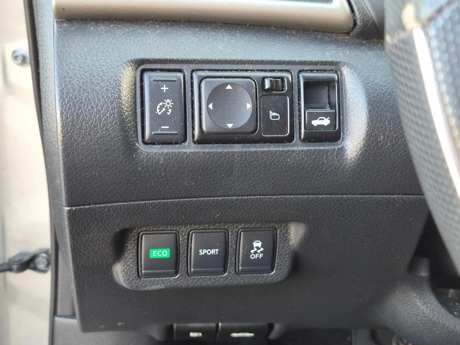 2014 Nissan Sentra 4dr Sdn I4 CVT S photo 9