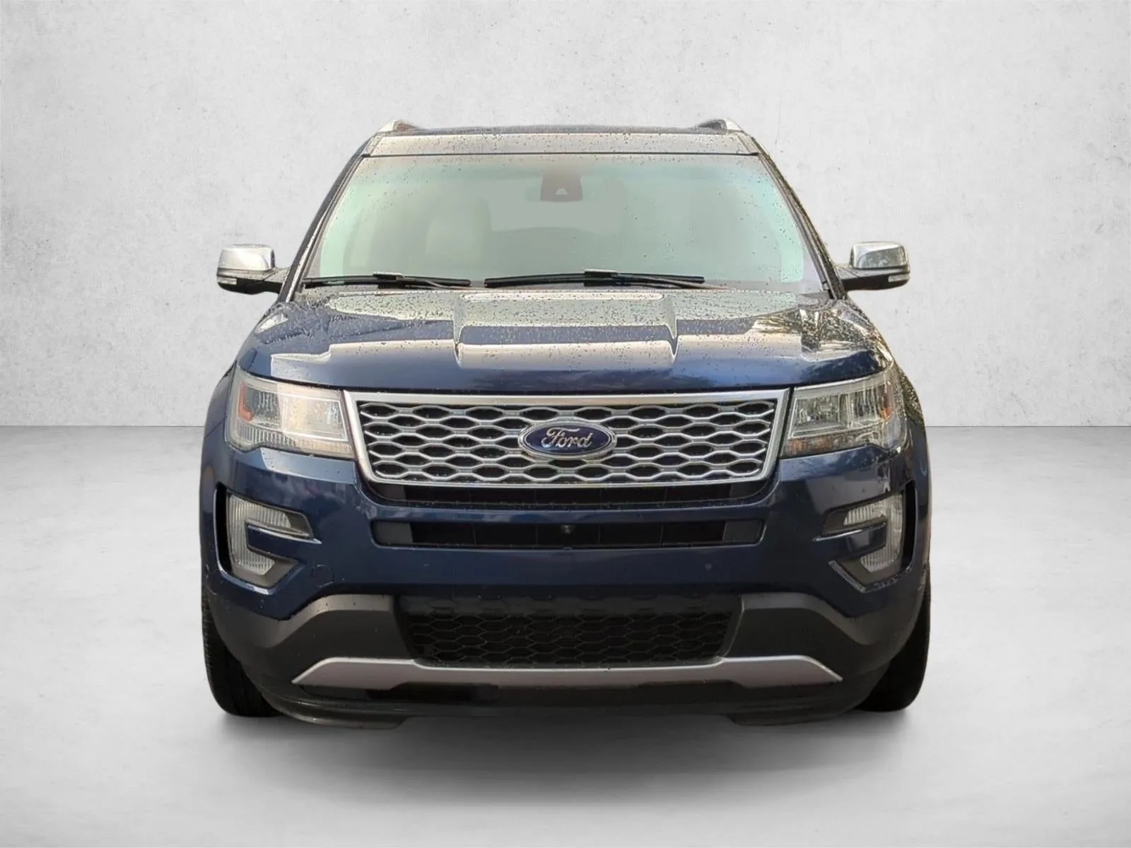 2016 Ford Explorer 4WD 4dr Platinum photo 2