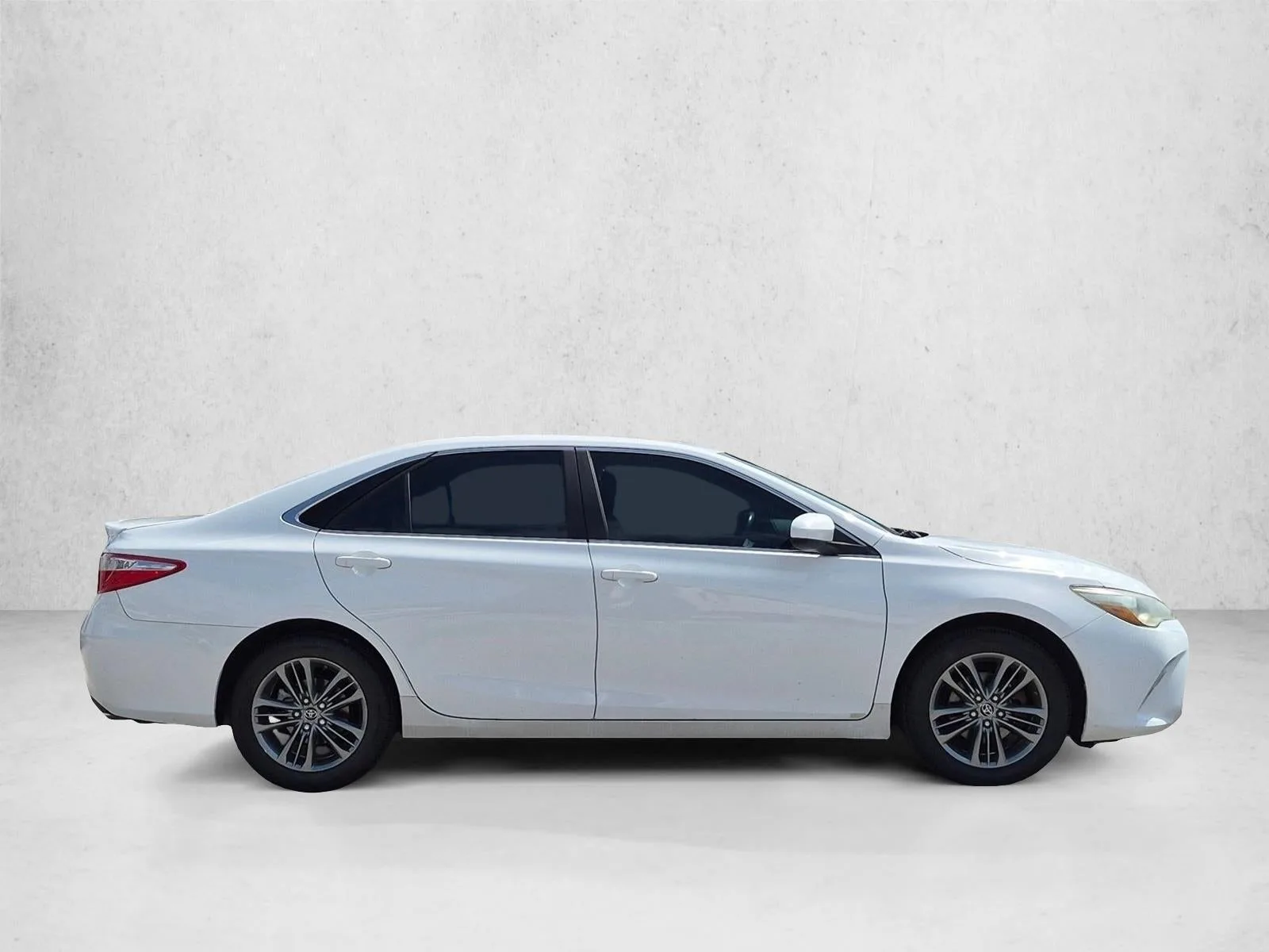 2016 Toyota Camry 4dr Sdn I4 Auto SE (SE) photo 4