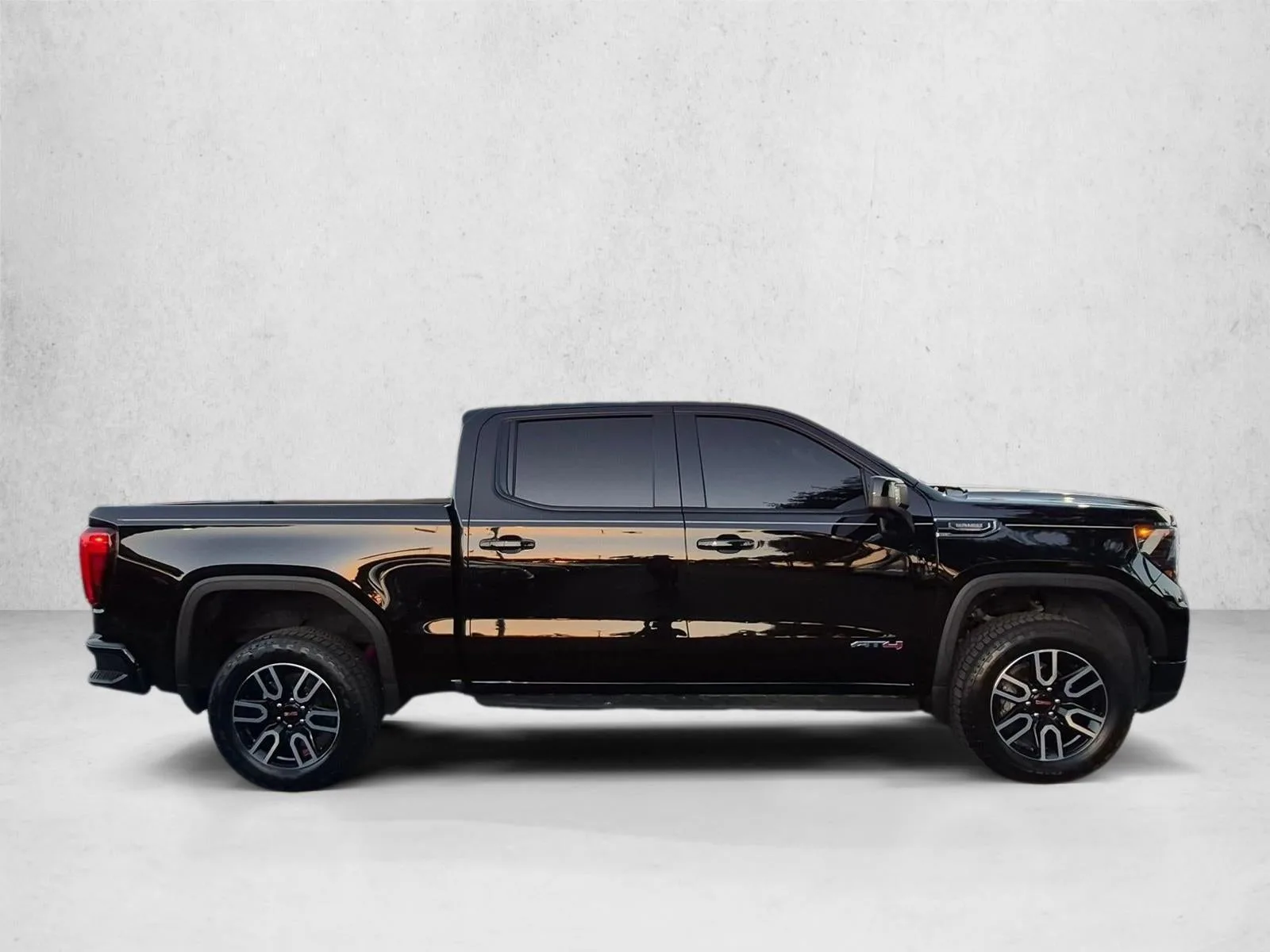 2025 GMC Sierra 1500 AT4 photo 4