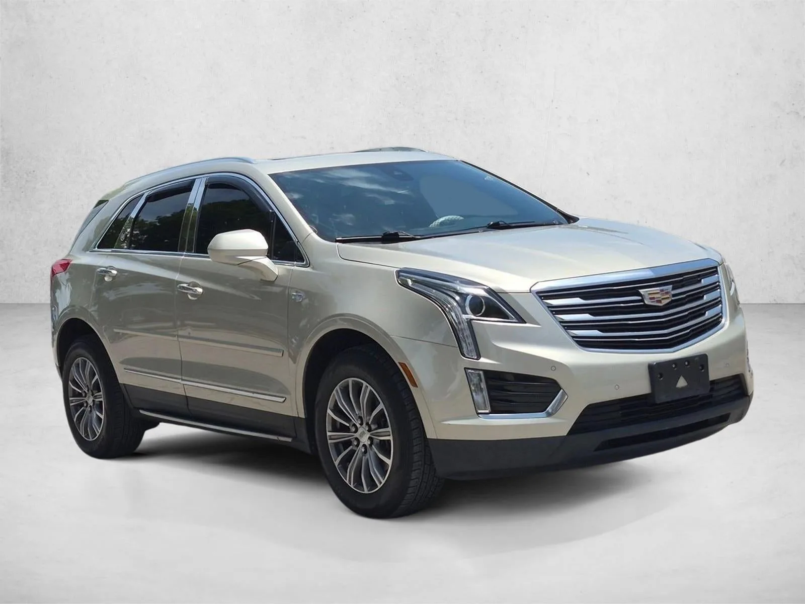 2017 Cadillac XT5 Luxury FWD photo 3