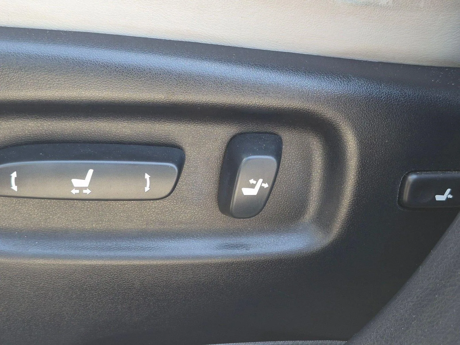 2014 Lexus RX 350 FWD 4dr photo 4
