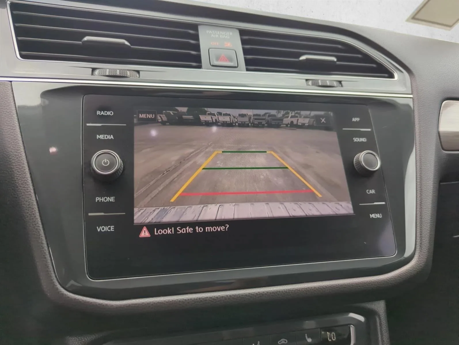 2020 Volkswagen Tiguan 2.0T SE FWD photo 12