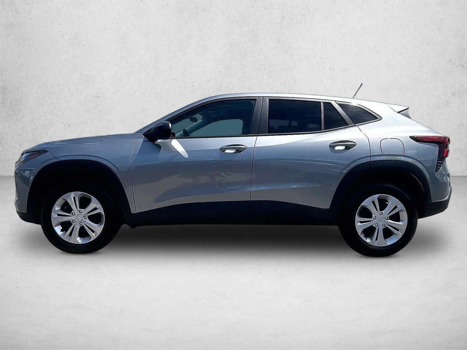2024 Chevrolet Trax LS photo 4