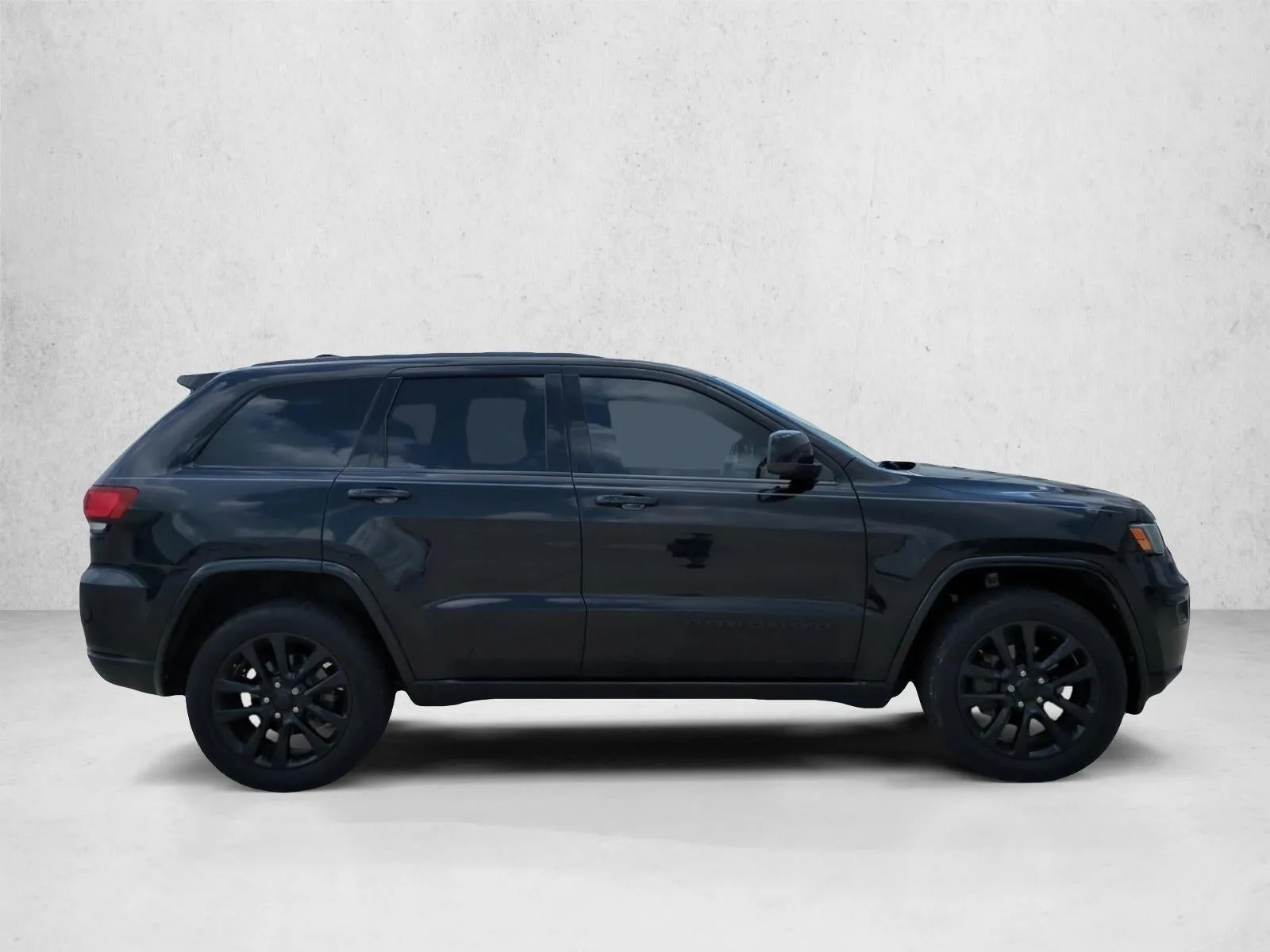 2018 Jeep Grand Cherokee Altitude 4x4 *Ltd Avail* photo 4