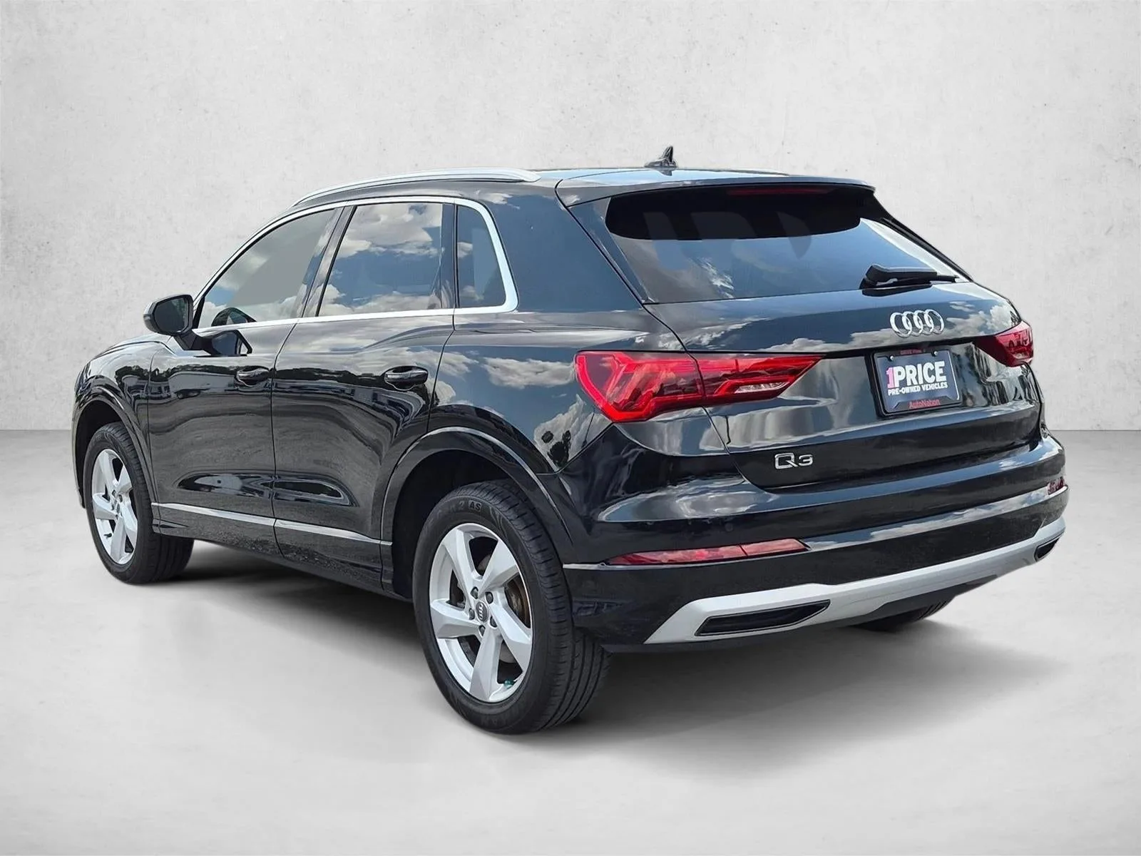 2019 Audi Q3 2.0 TFSI Premium quattro photo 7