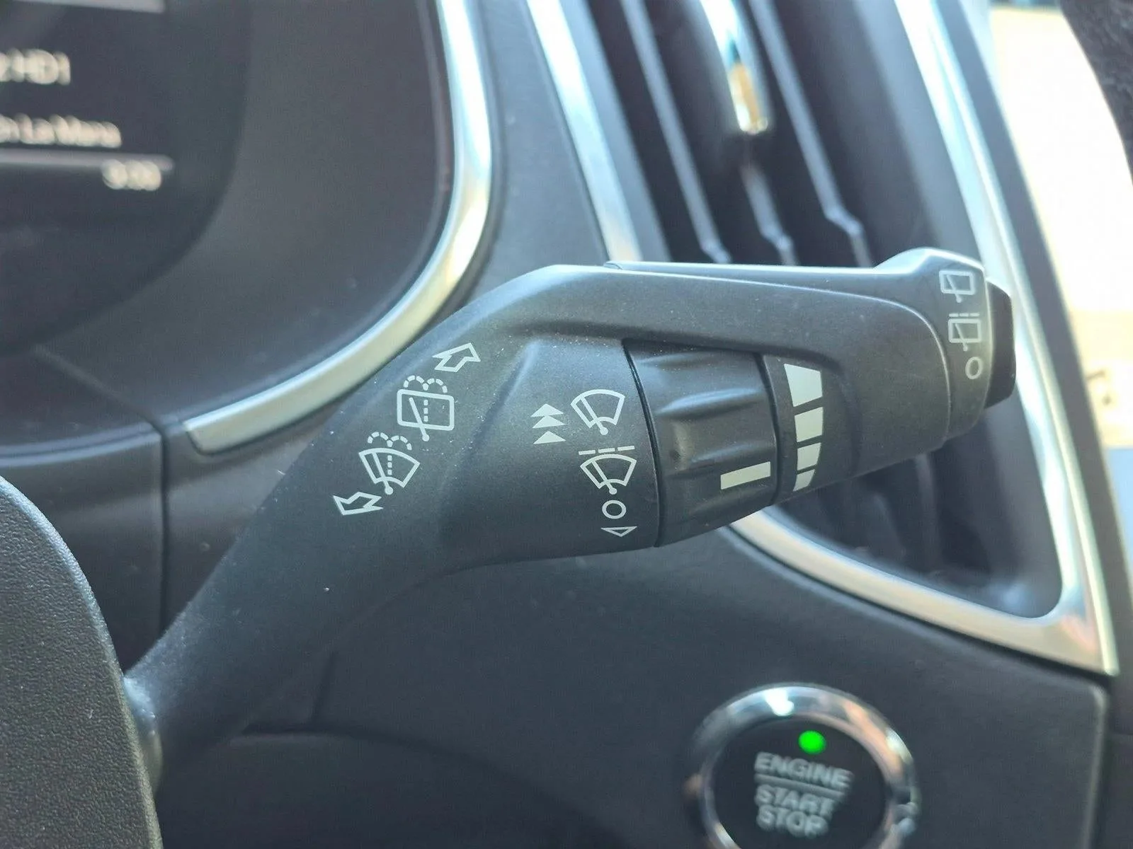 2016 Ford Edge 4dr Titanium FWD photo 7