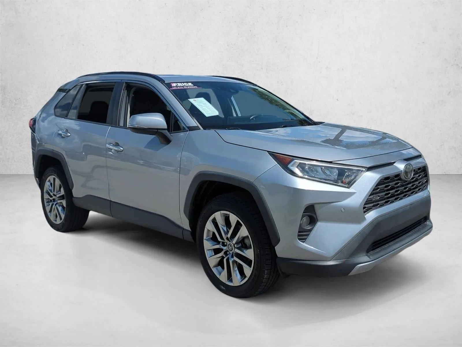 2019 Toyota RAV4 Limited FWD (Natl) photo 3