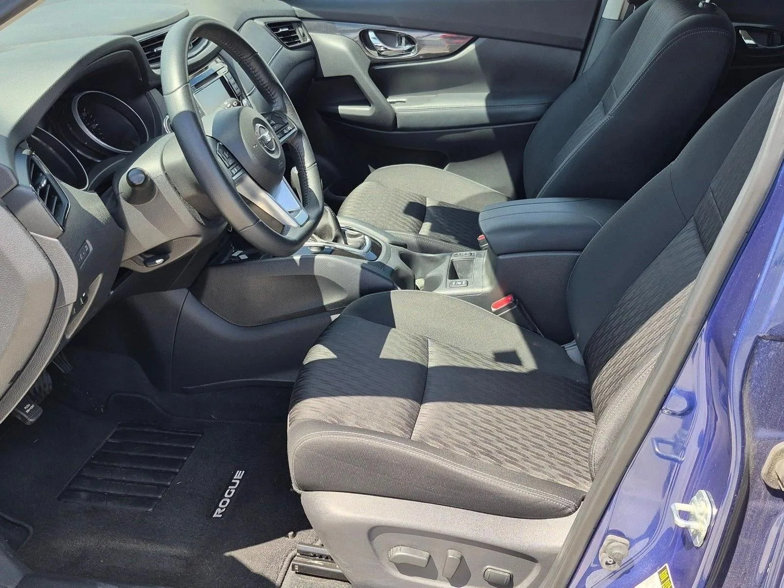 2020 Nissan Rogue AWD SV photo 11