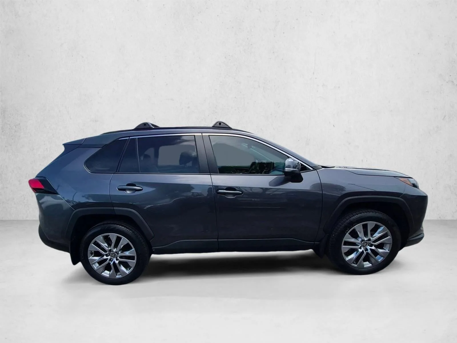 2024 Toyota RAV4 XLE Premium photo 4