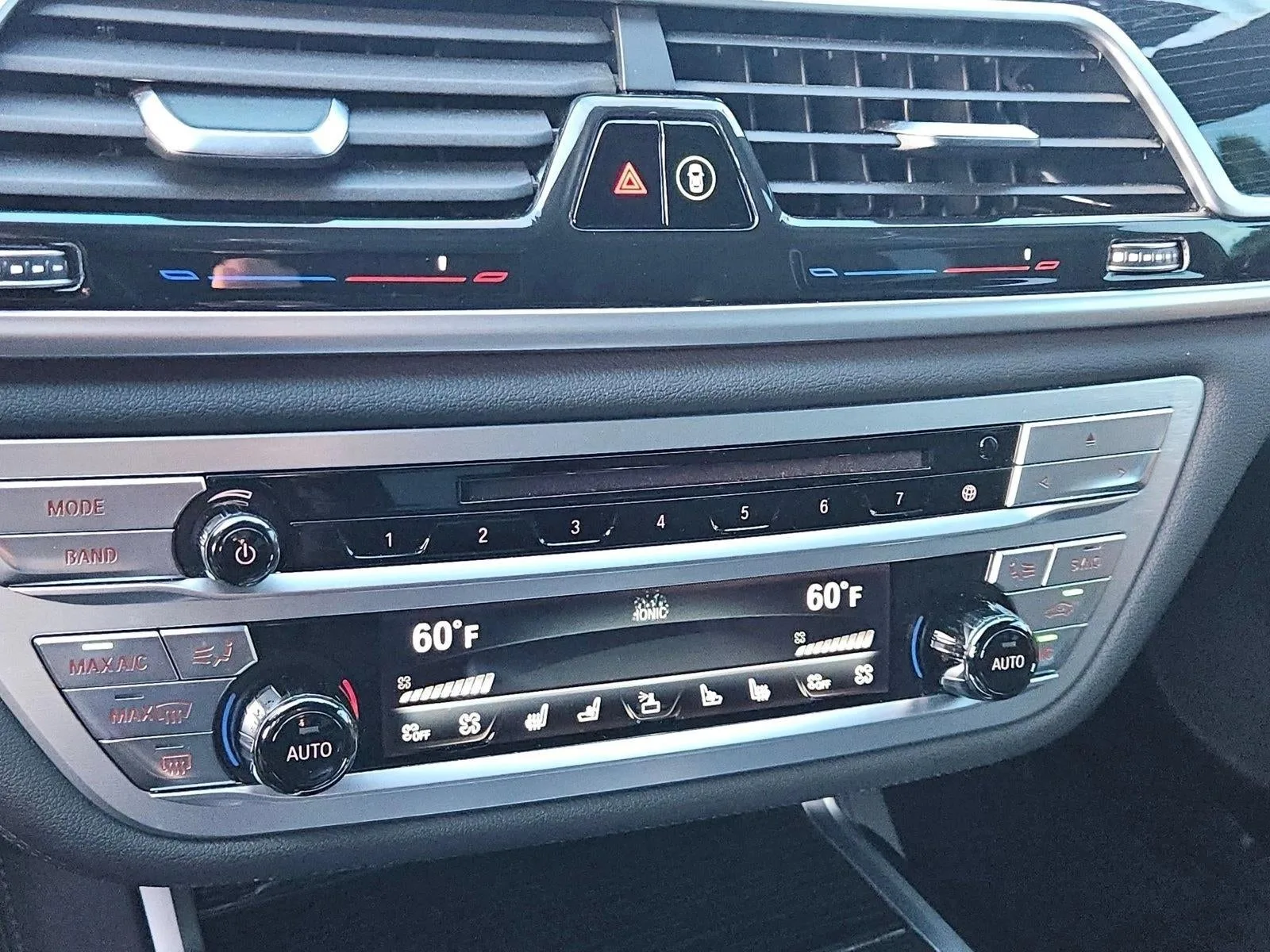 2019 BMW 750i 750i photo 12