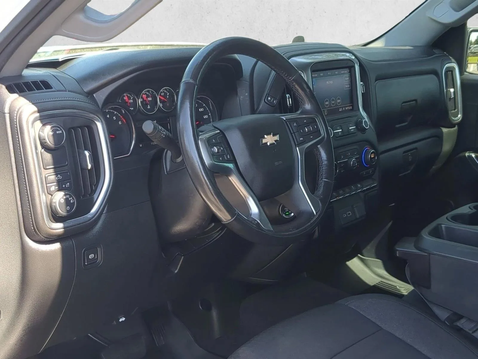 2020 Chevrolet Silverado 1500 LT photo 9