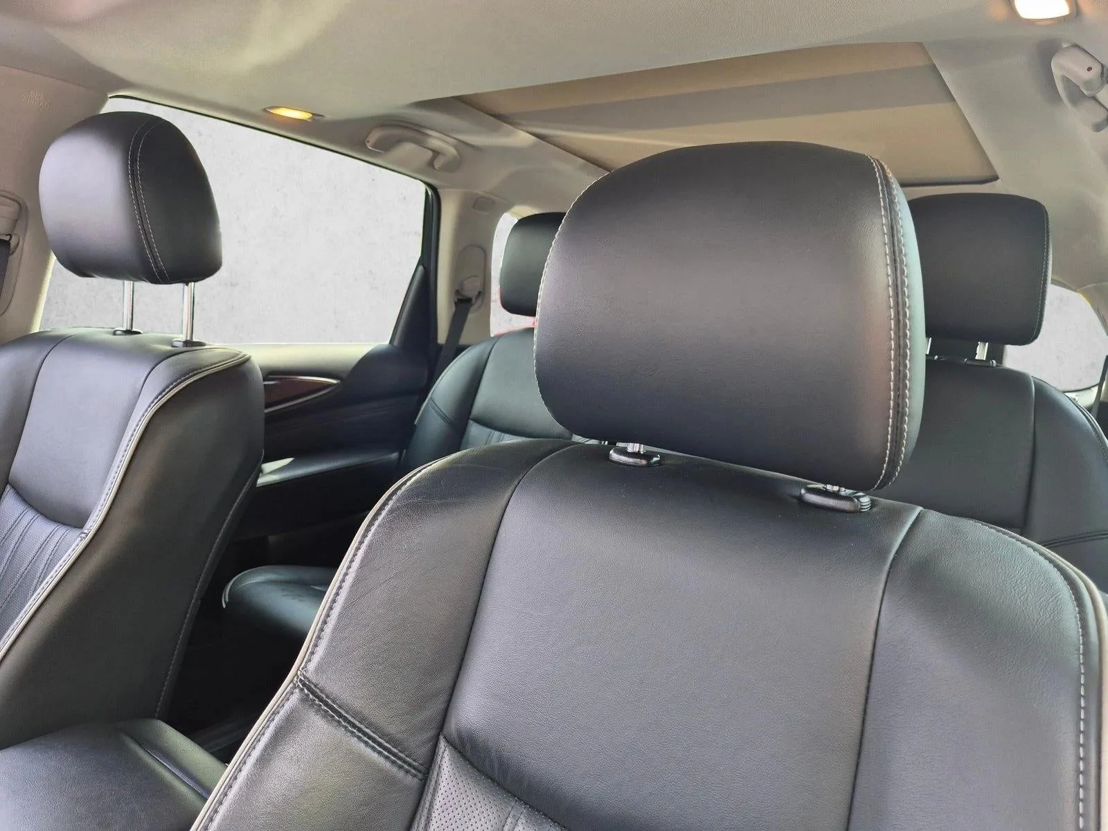 2020 INFINITI QX60 LUXE FWD photo 5