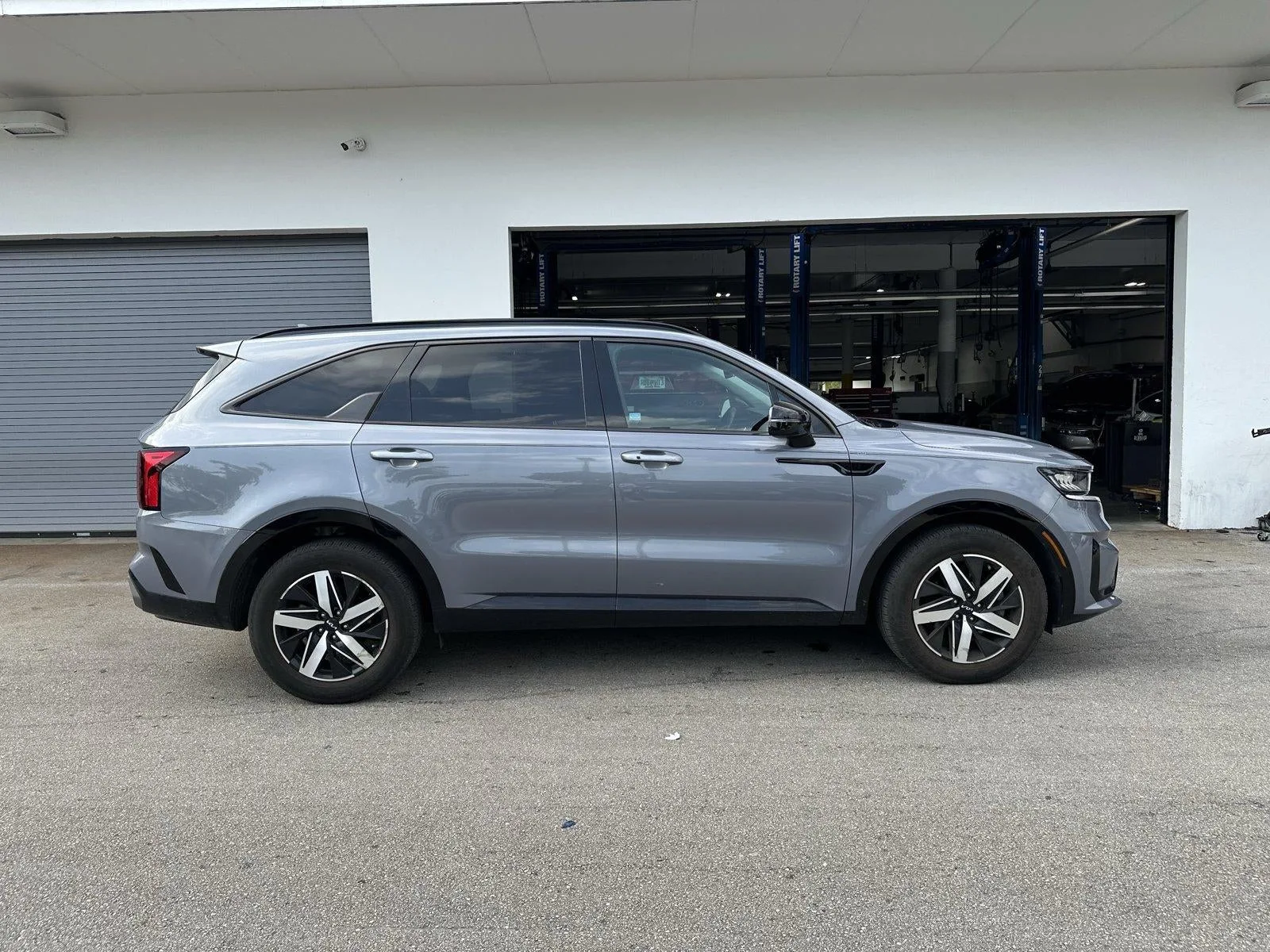 2023 Kia Sorento S FWD photo 4