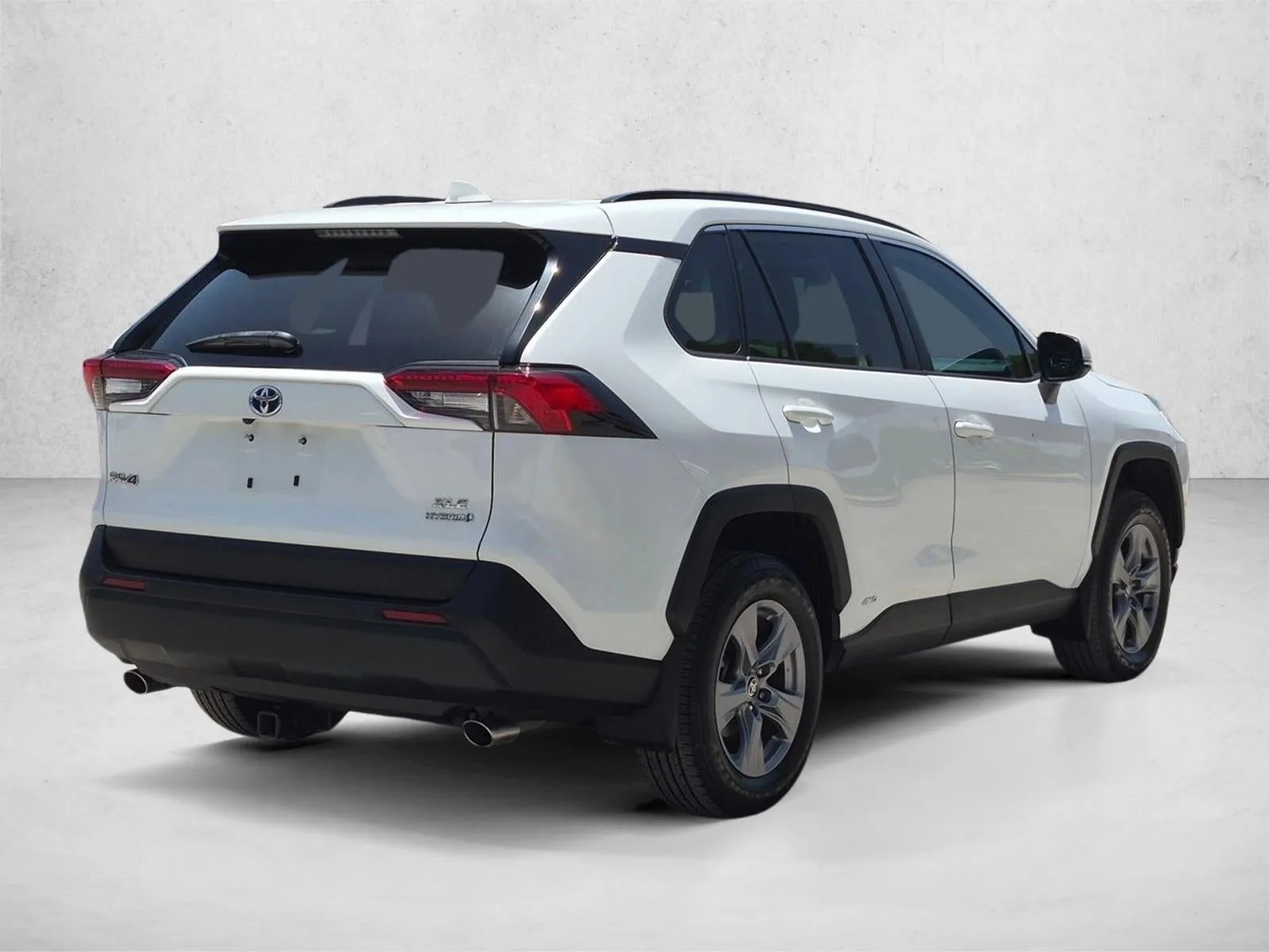 2024 Toyota RAV4 Hybrid XLE photo 5