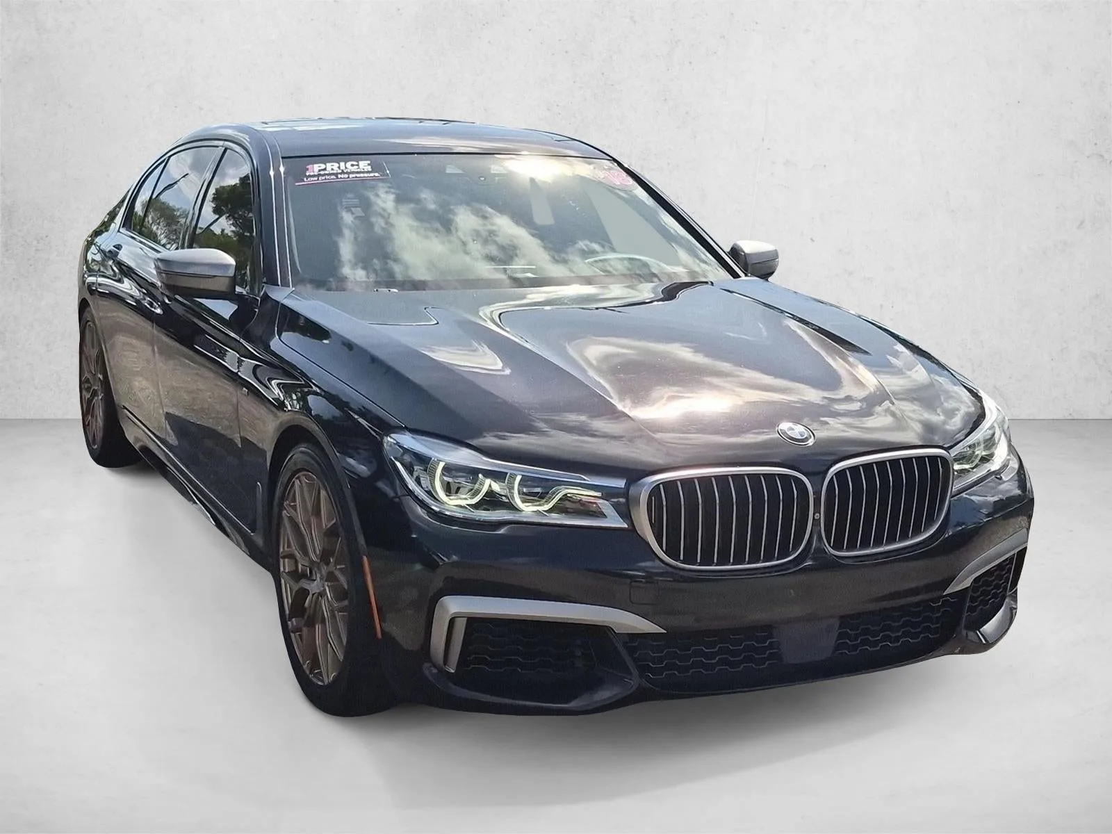 2018 BMW M760i xDrive photo 3
