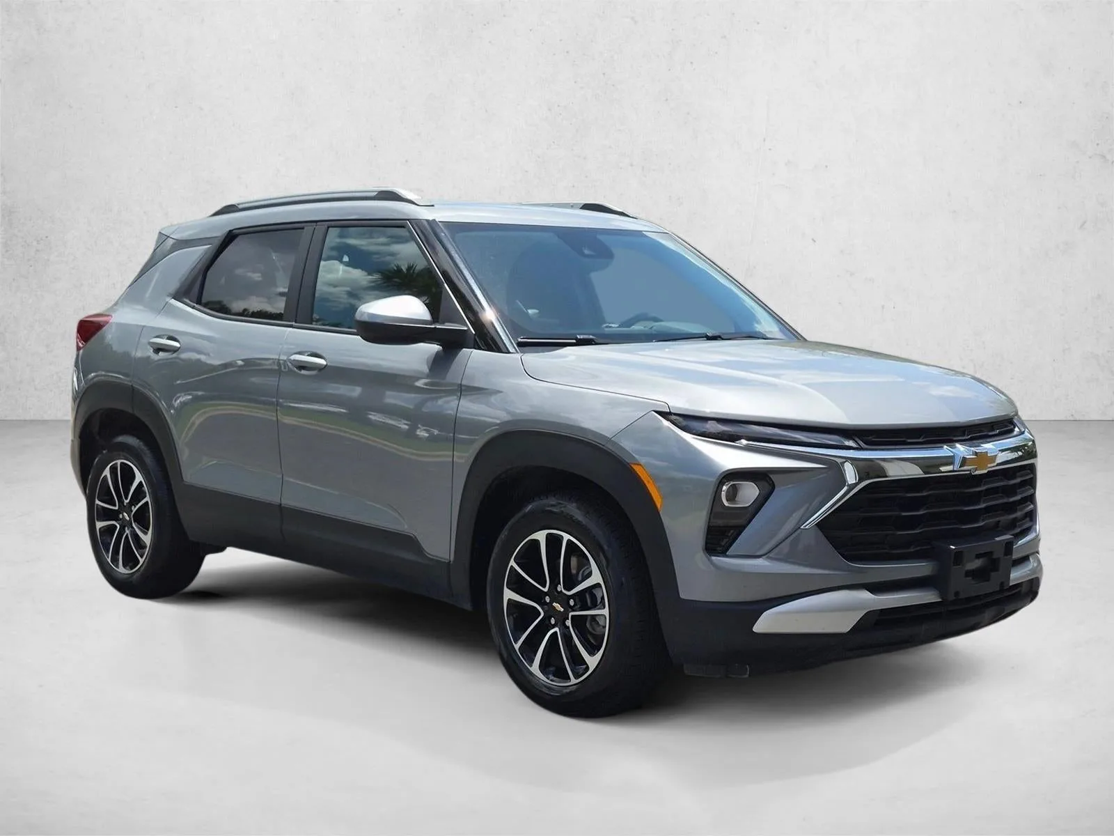 2025 Chevrolet Trailblazer FWD 4dr LT photo 3