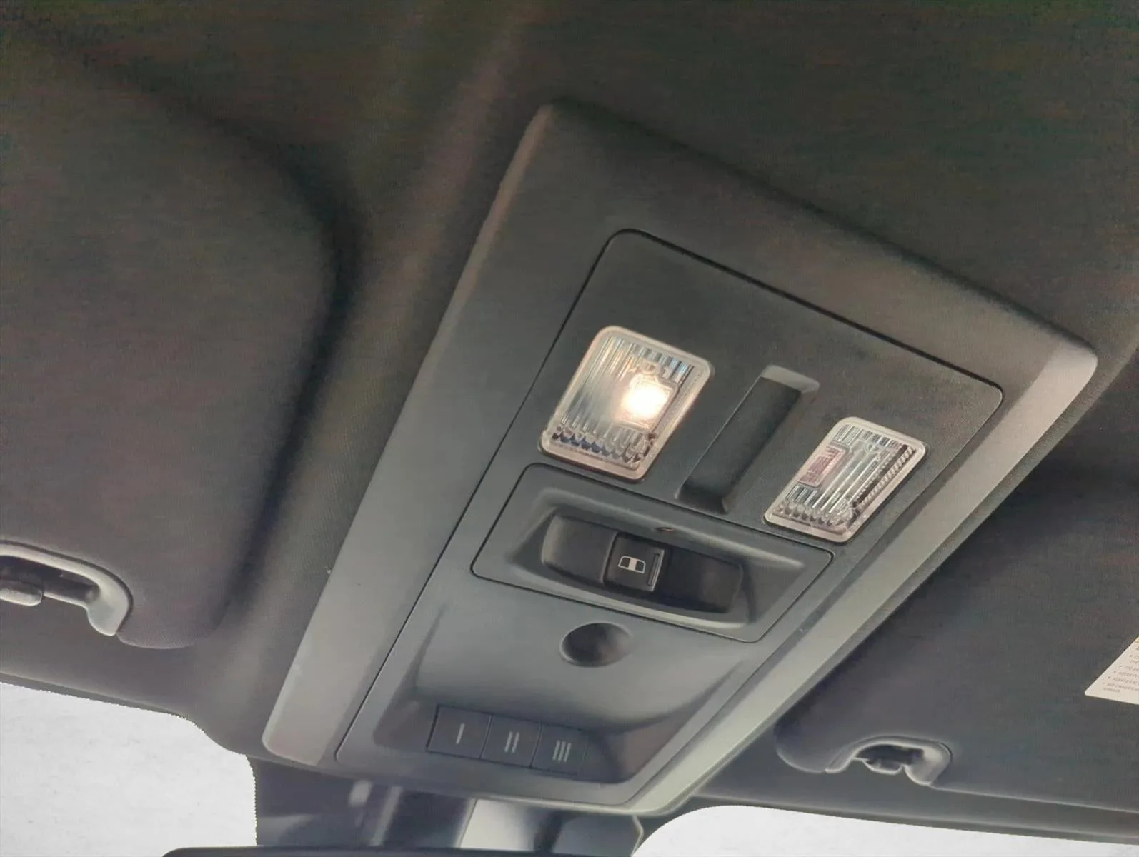 2018 RAM 1500 Sport 4x2 Crew Cab 5'7" Box *Ltd Avail* photo 11