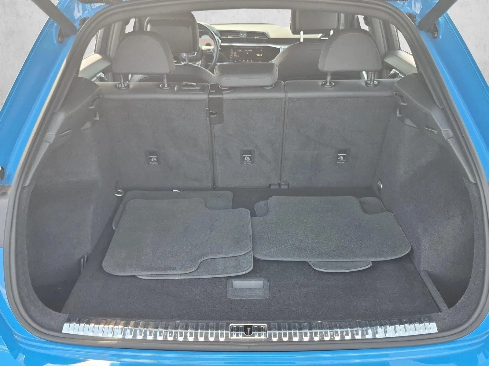 2020 Audi Q3 Premium Plus 45 TFSI S line quattro Tiptronic photo 6