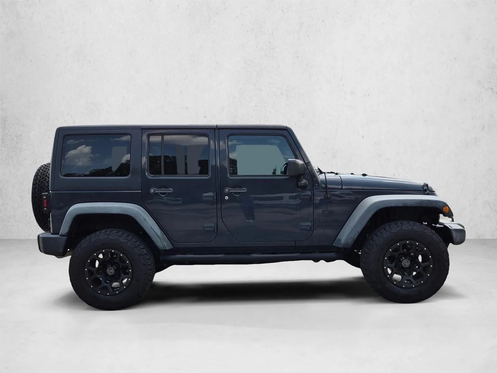 2016 Jeep Wrangler Unlimited 4WD 4dr Sport photo 5