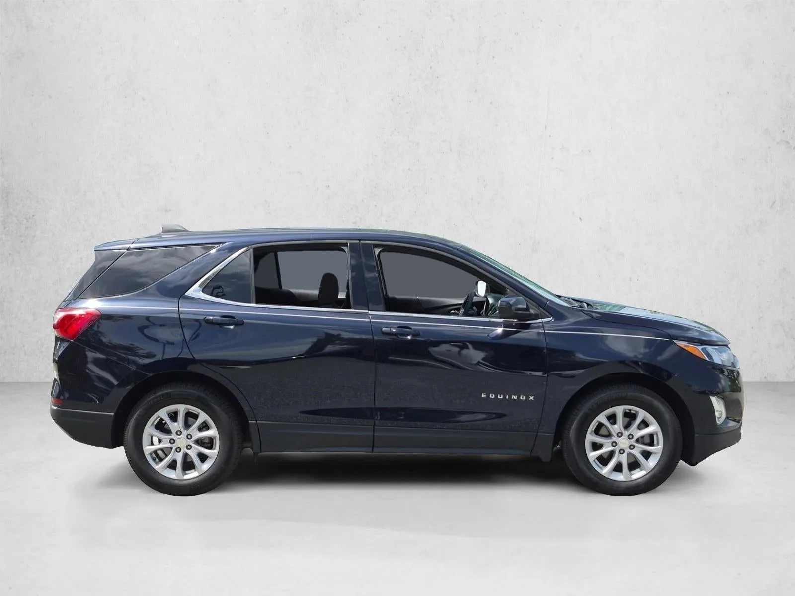 2020 Chevrolet Equinox FWD LT photo 4