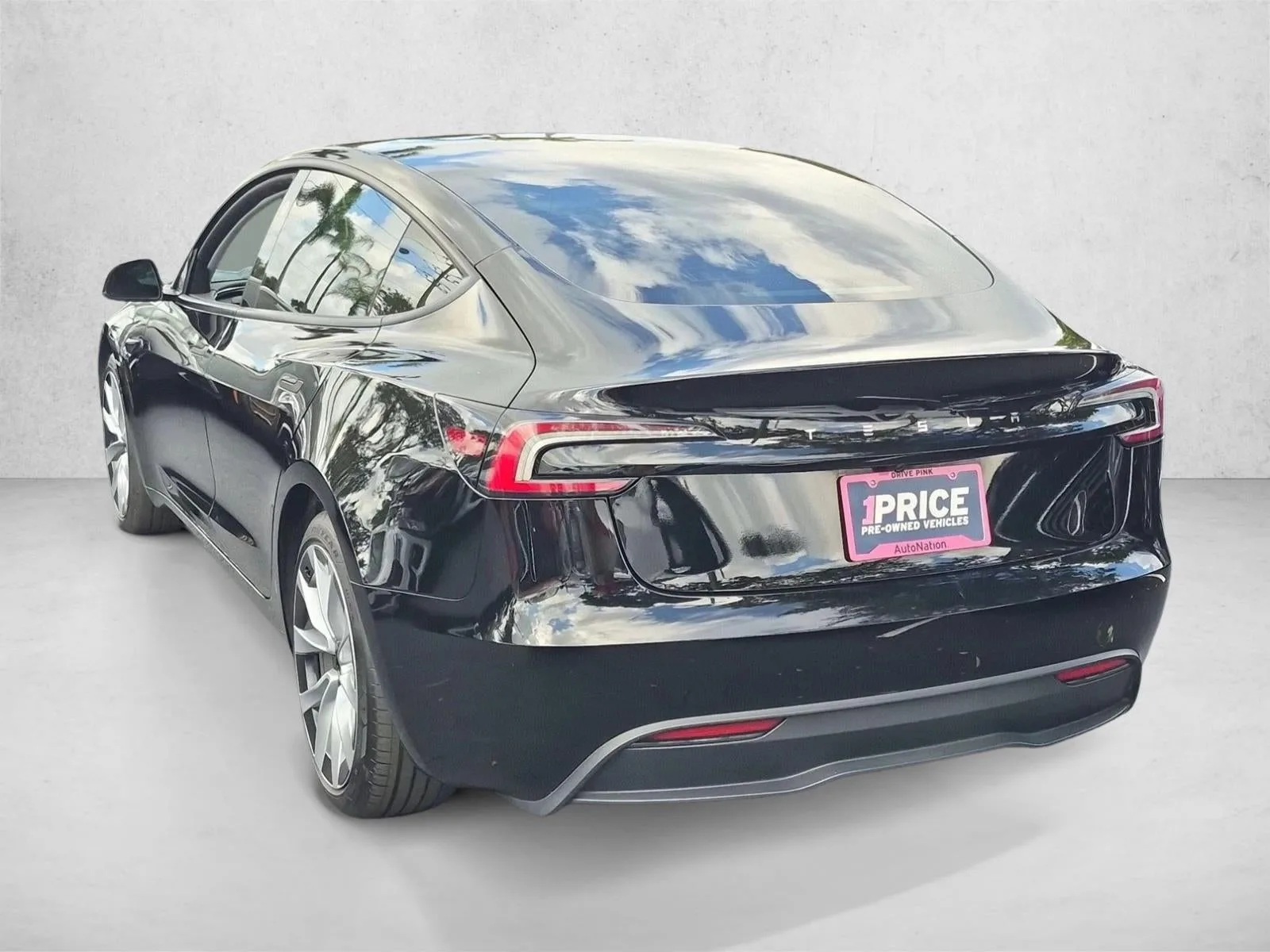2025 Tesla Model 3 Long Range photo 8