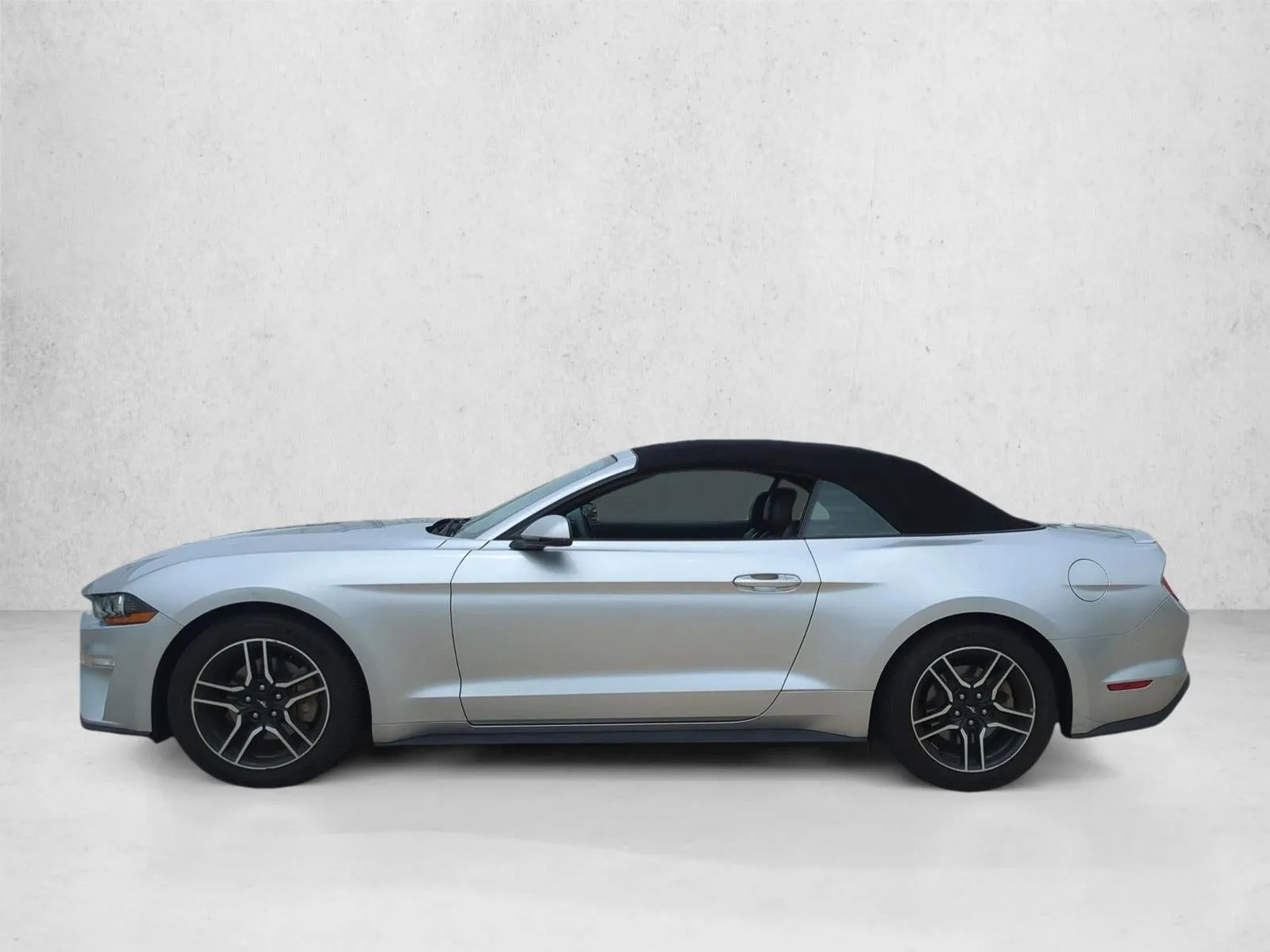 2018 Ford Mustang EcoBoost Premium Convertible photo 8