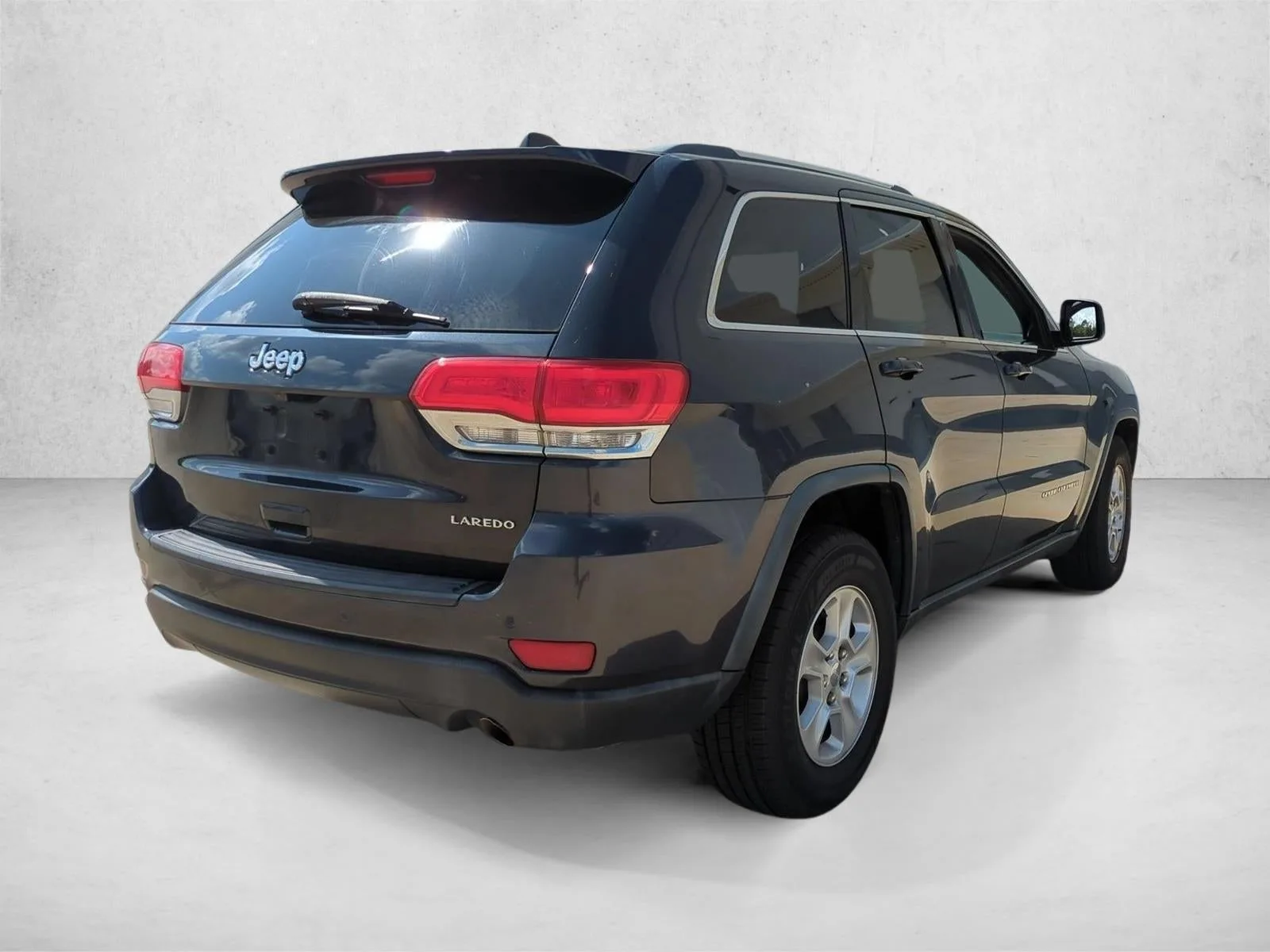 2016 Jeep Grand Cherokee RWD 4dr Laredo photo 4