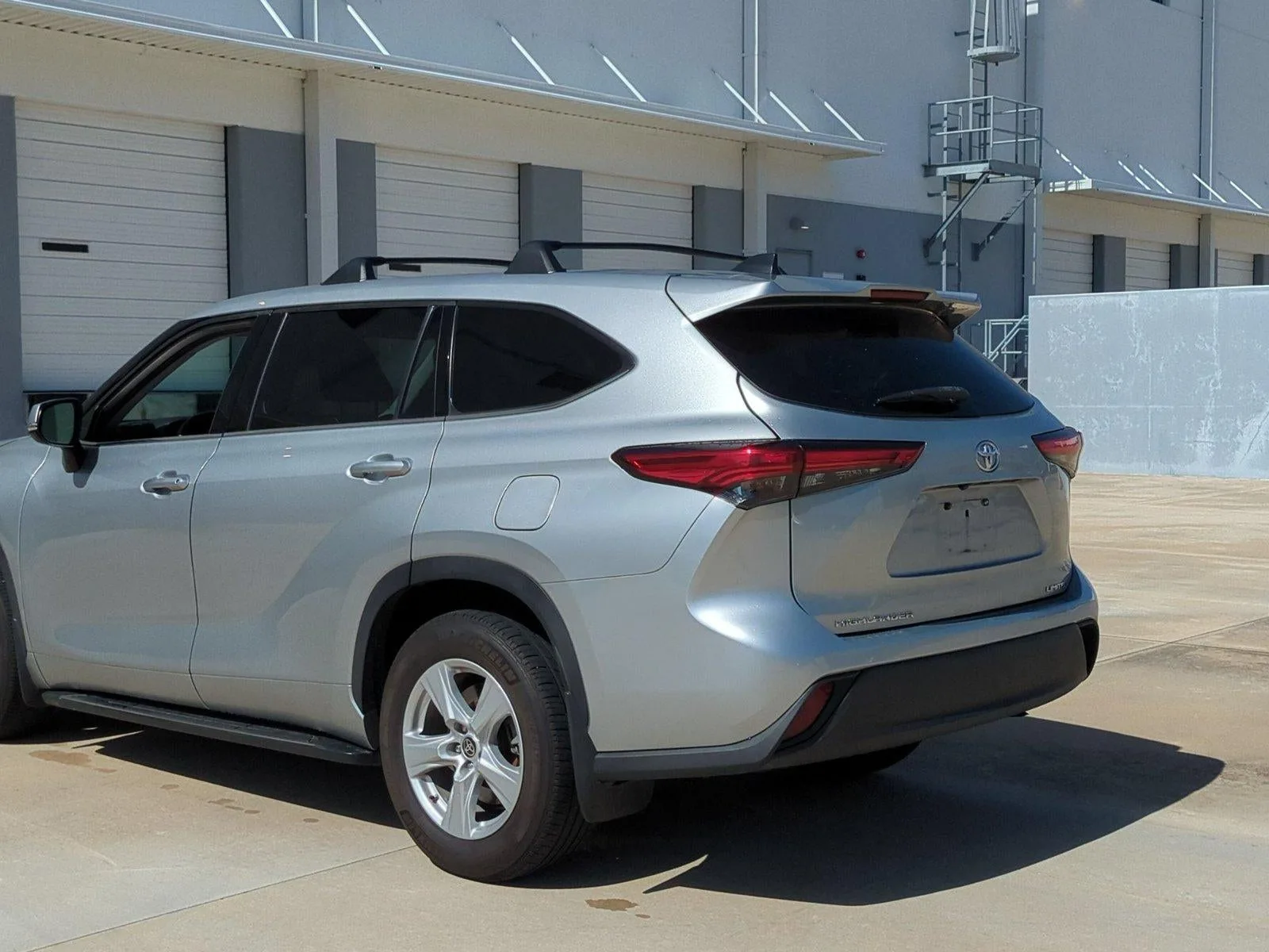 2022 Toyota Highlander L FWD (Natl) photo 7