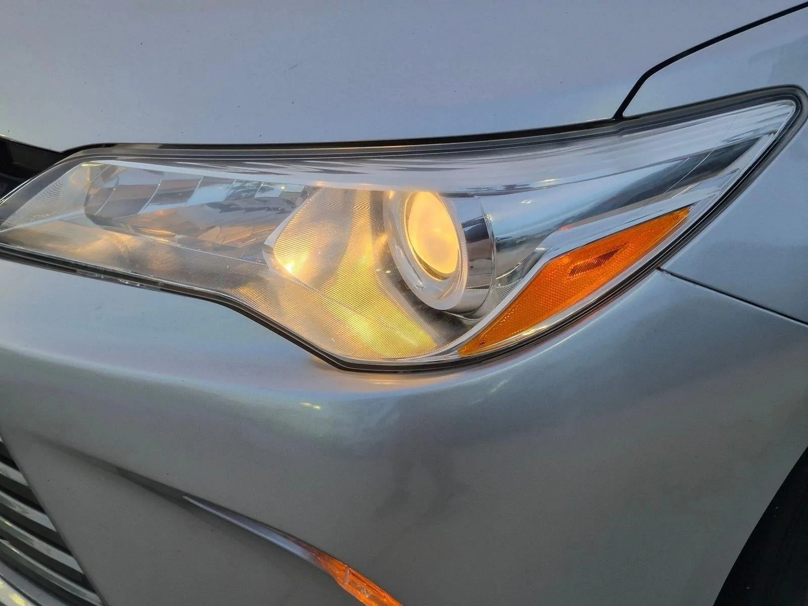 2017 Toyota Camry Hybrid LE CVT (Natl) photo 10