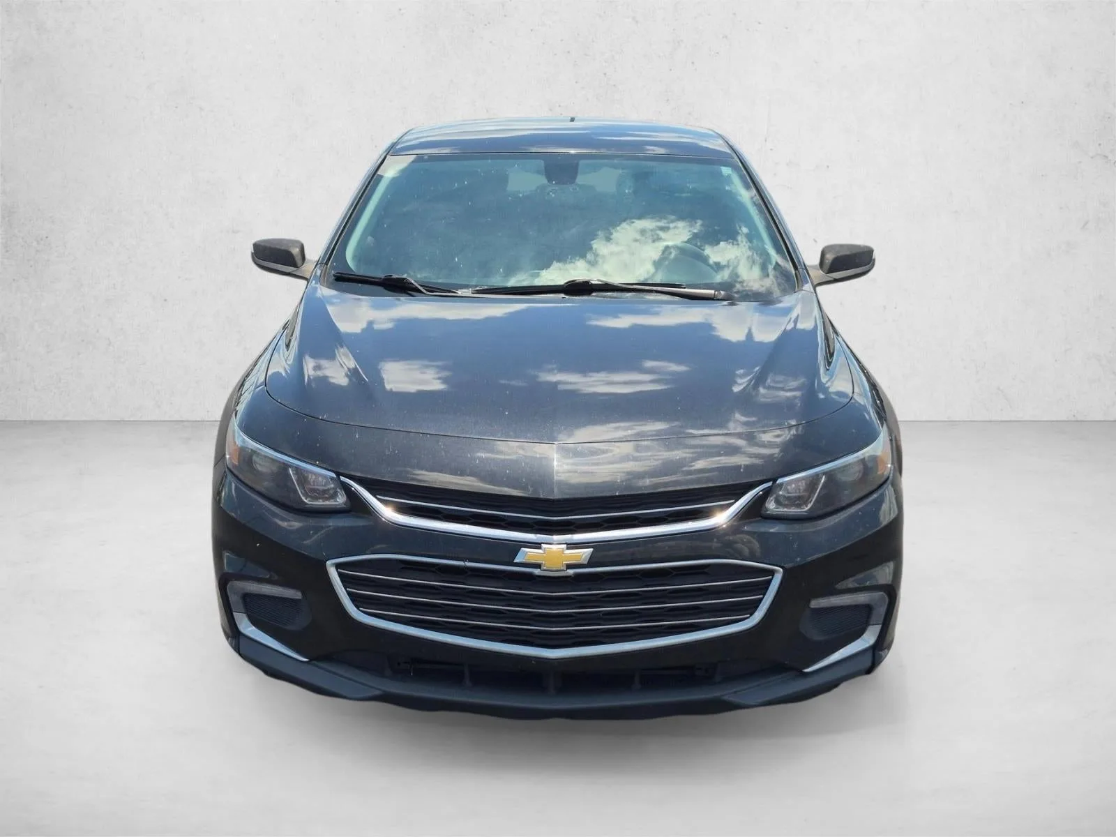 2018 Chevrolet Malibu LT photo 2