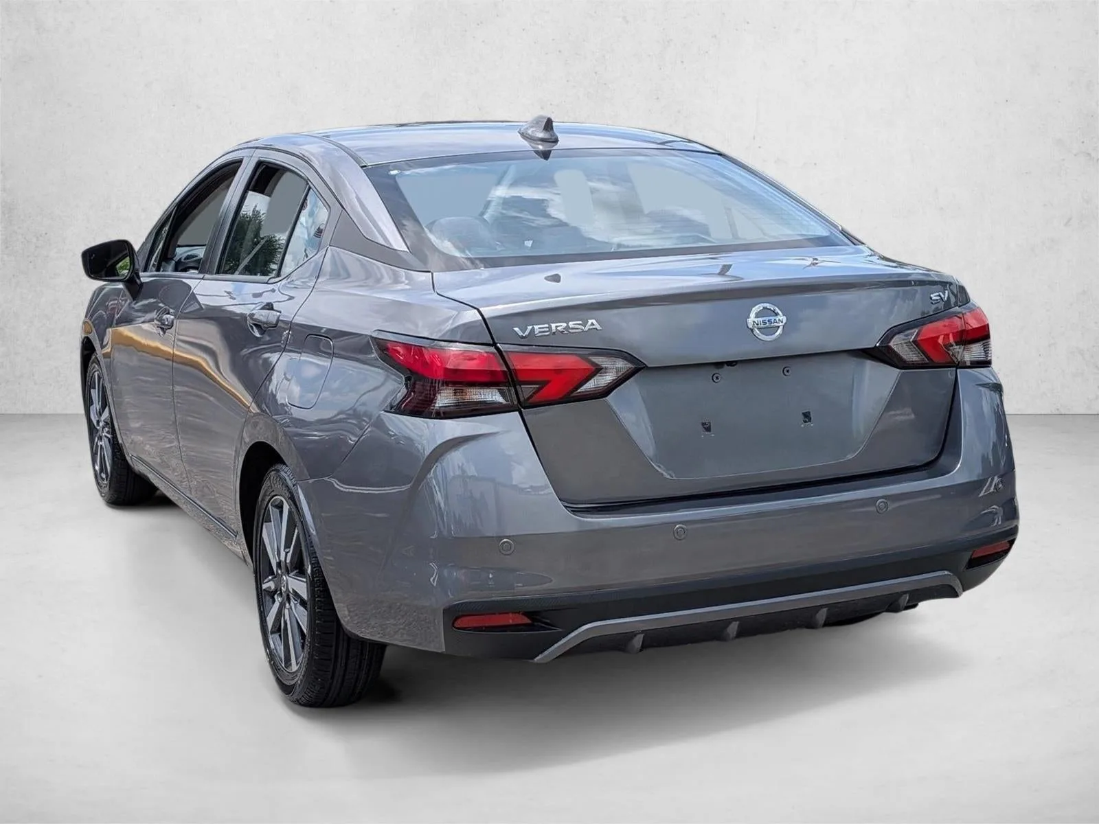 2021 Nissan Versa SV CVT photo 7