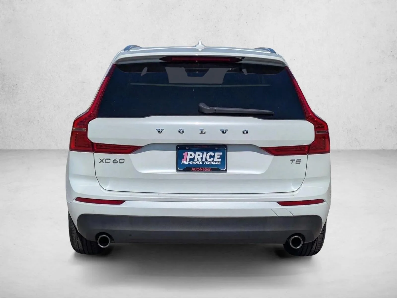 2019 Volvo XC60 T5 FWD Momentum photo 7