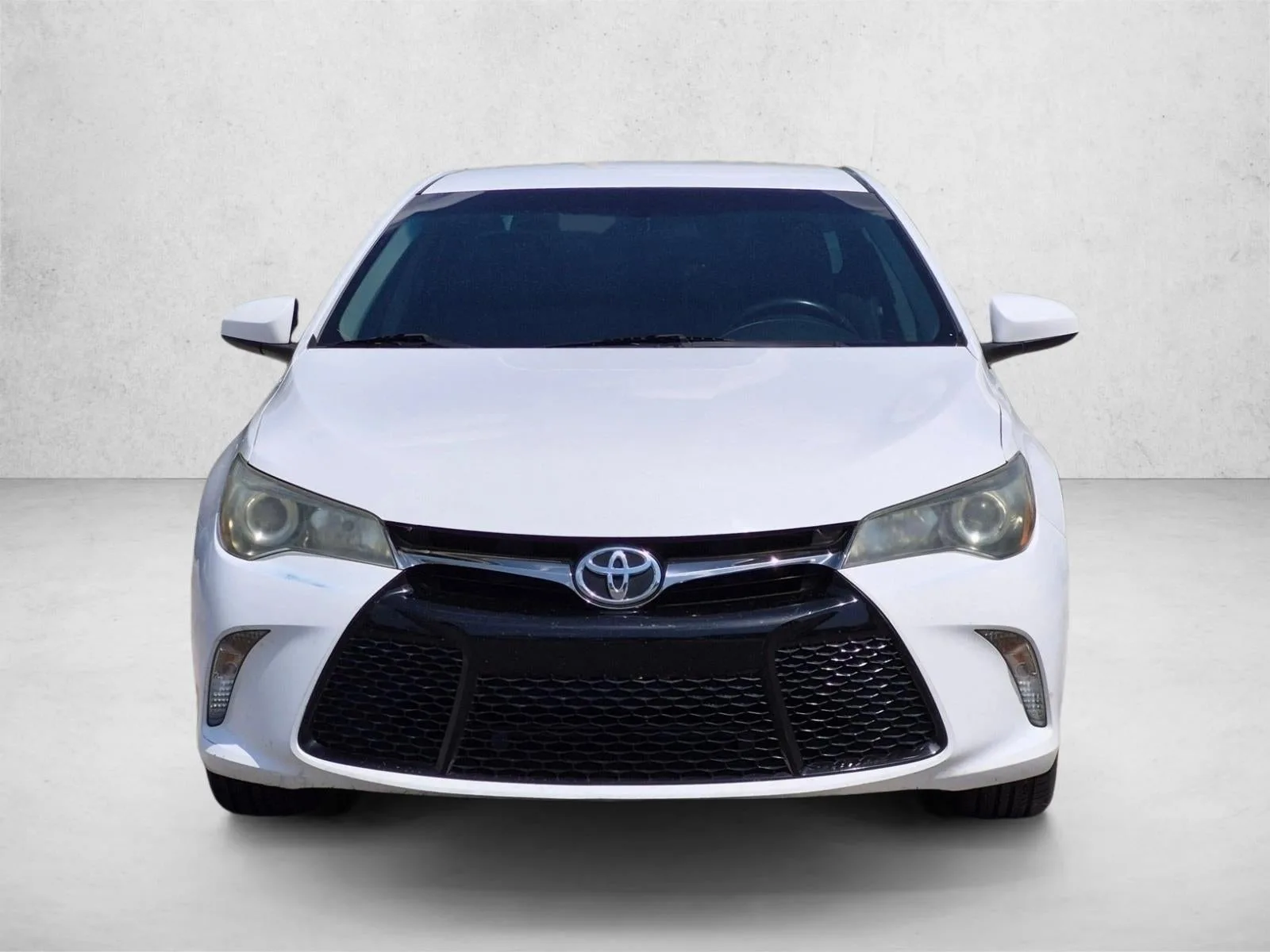2016 Toyota Camry 4dr Sdn I4 Auto SE (SE) photo 2