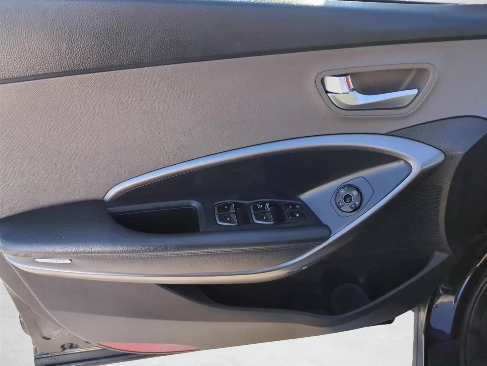 2018 Hyundai Santa Fe Sport 2.4L Auto photo 10