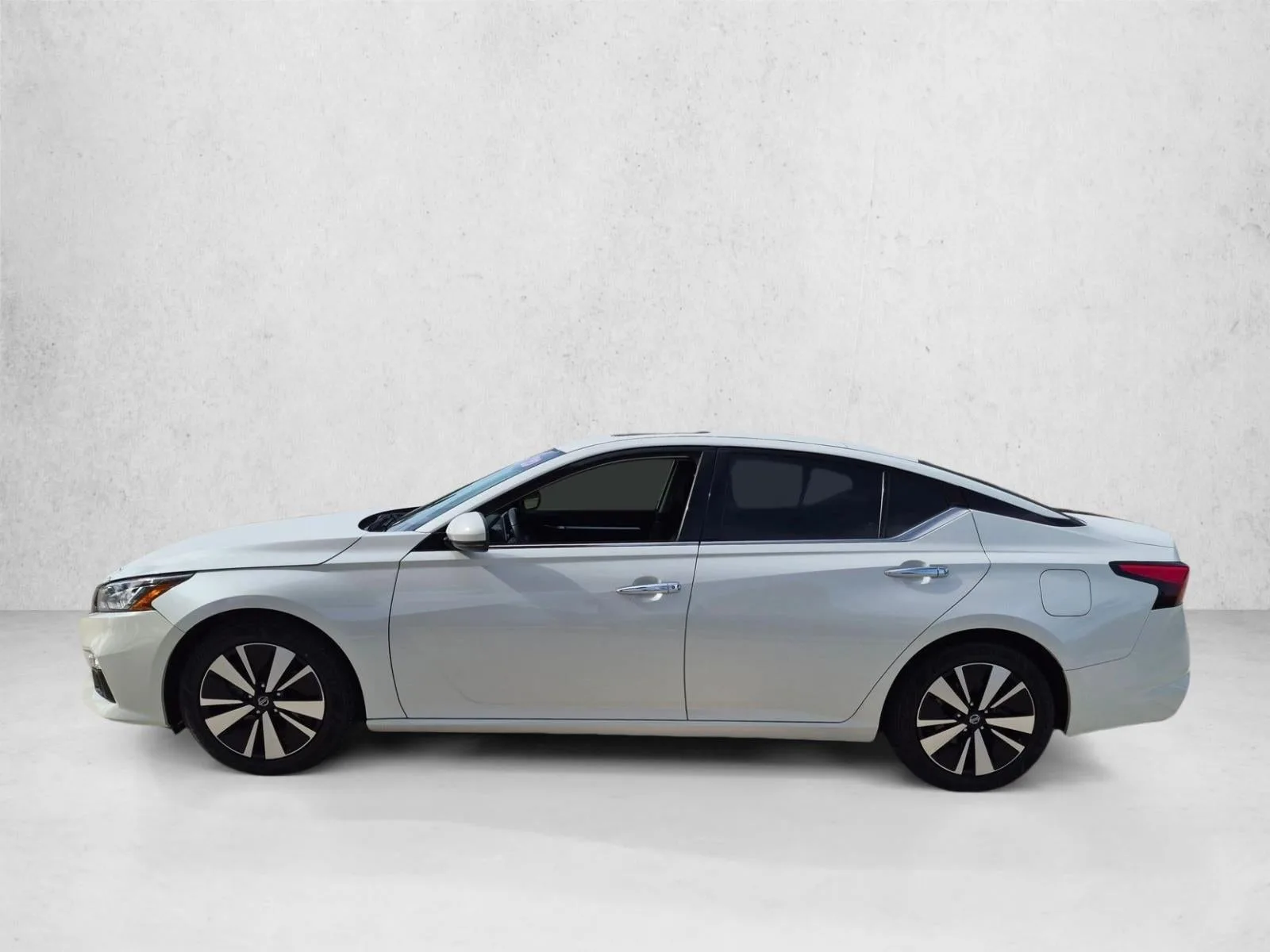2020 Nissan Altima 2.5 SV Sedan photo 8