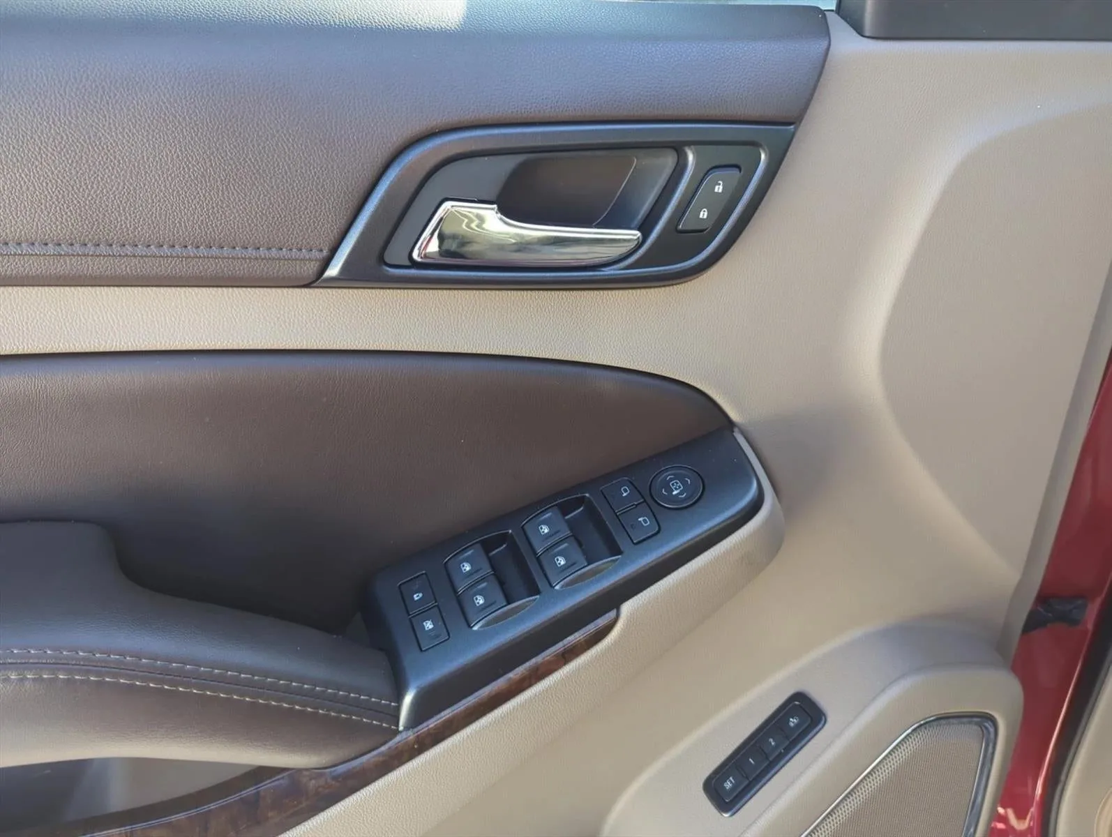 2015 Chevrolet Tahoe 2WD LT photo 11