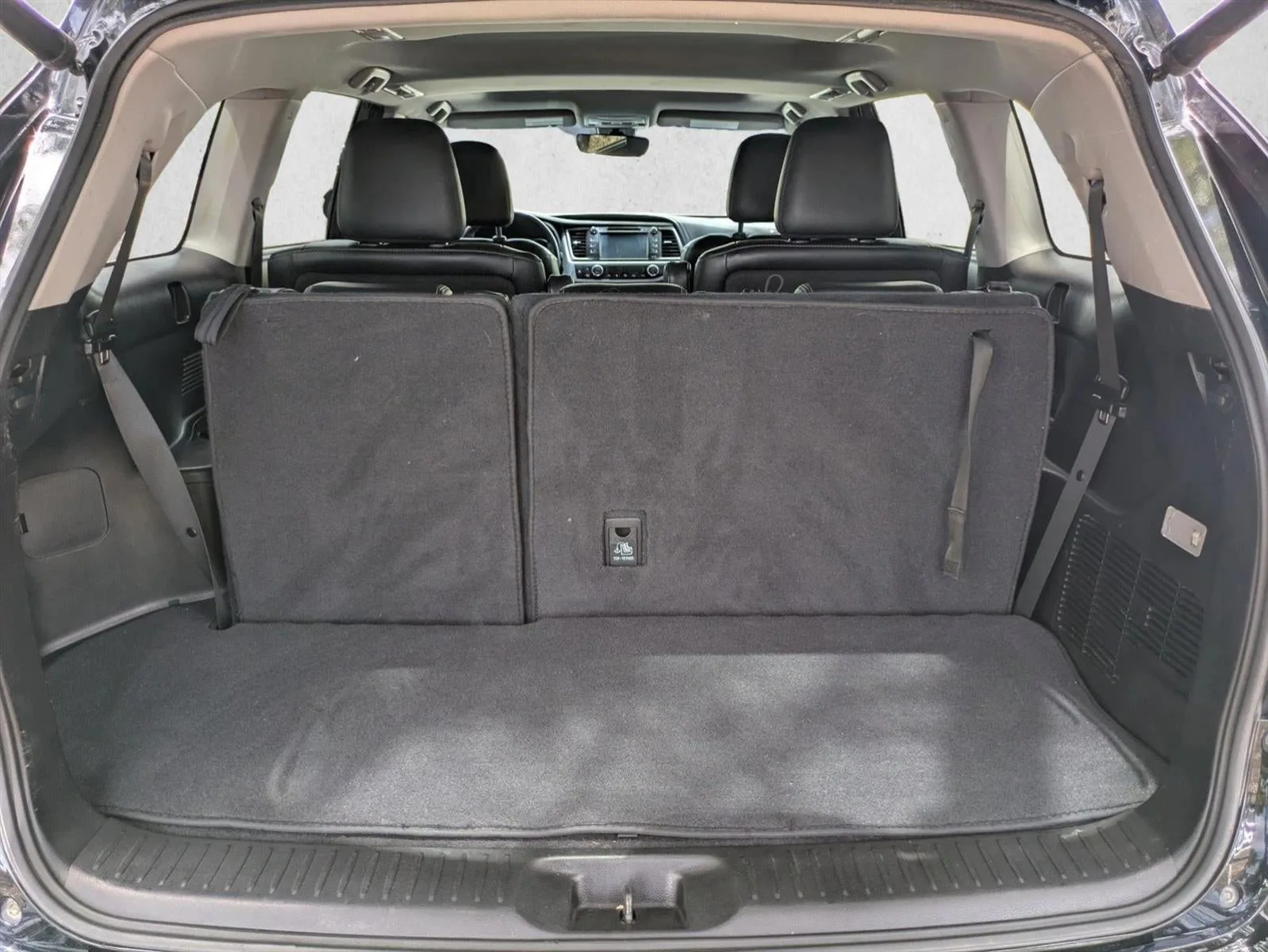 2017 Toyota Highlander SE V6 FWD (Natl) photo 6