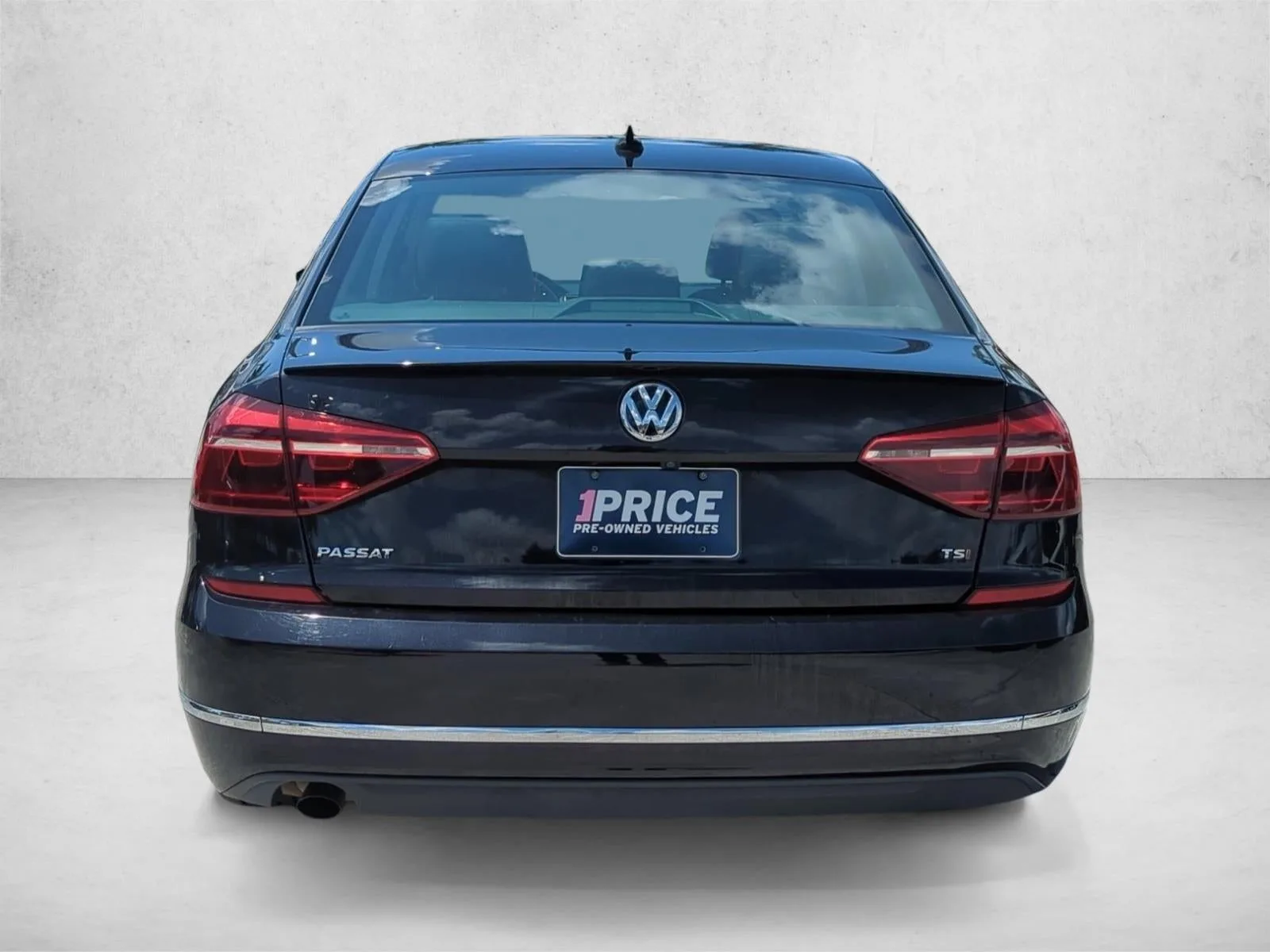 2019 Volkswagen Passat 2.0T Wolfsburg Edition Auto photo 6