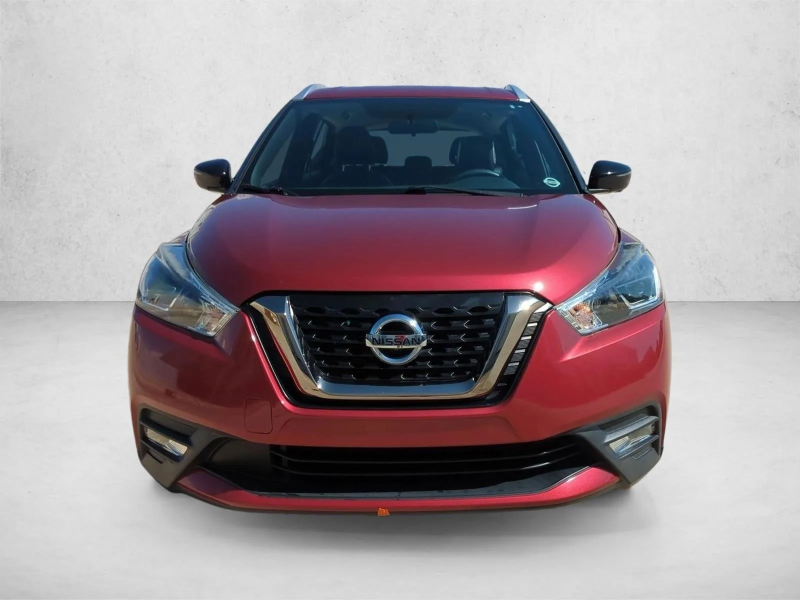 2019 Nissan Kicks SR FWD photo 2