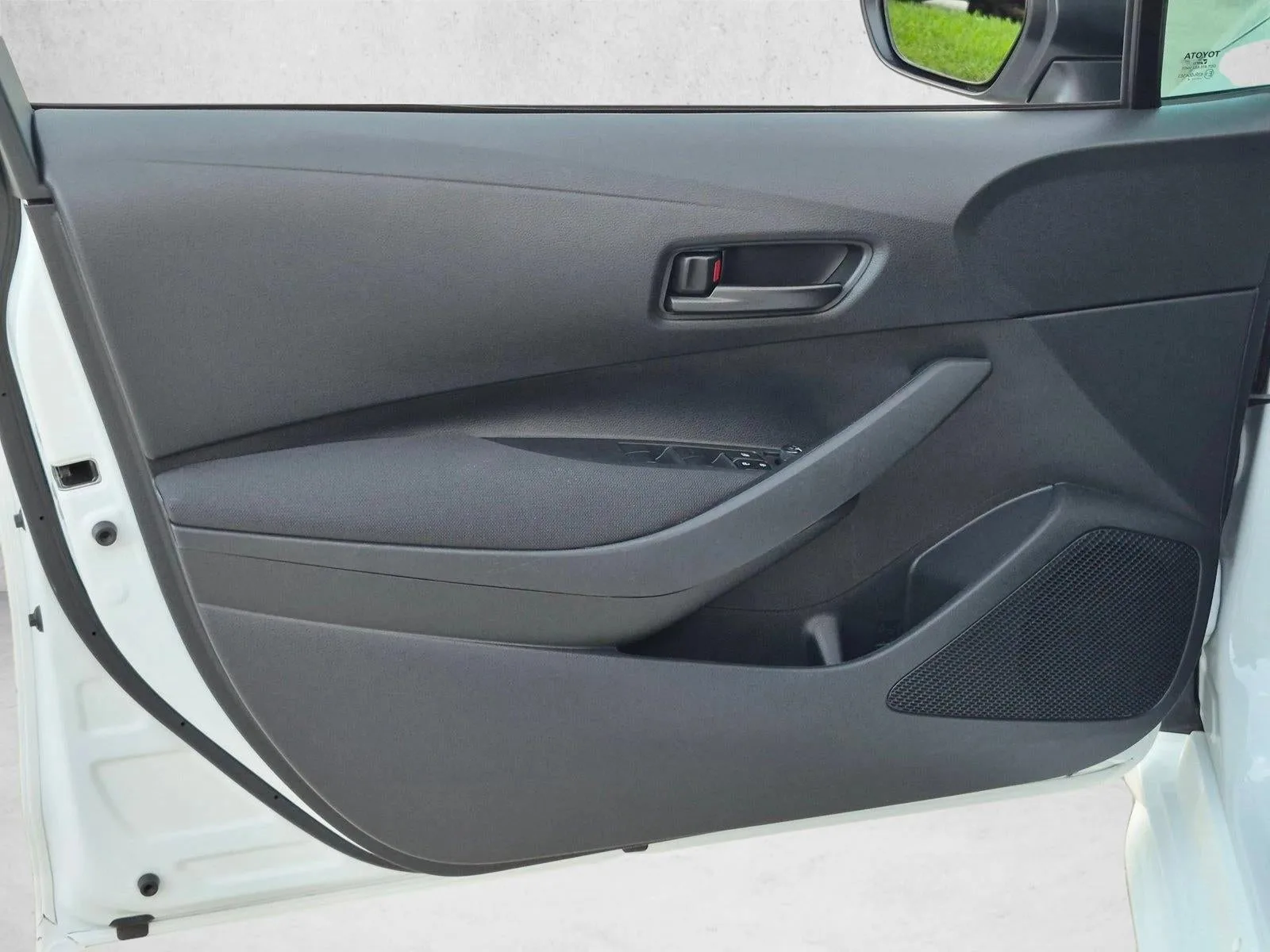 2024 Toyota Corolla LE CVT (Natl) photo 8