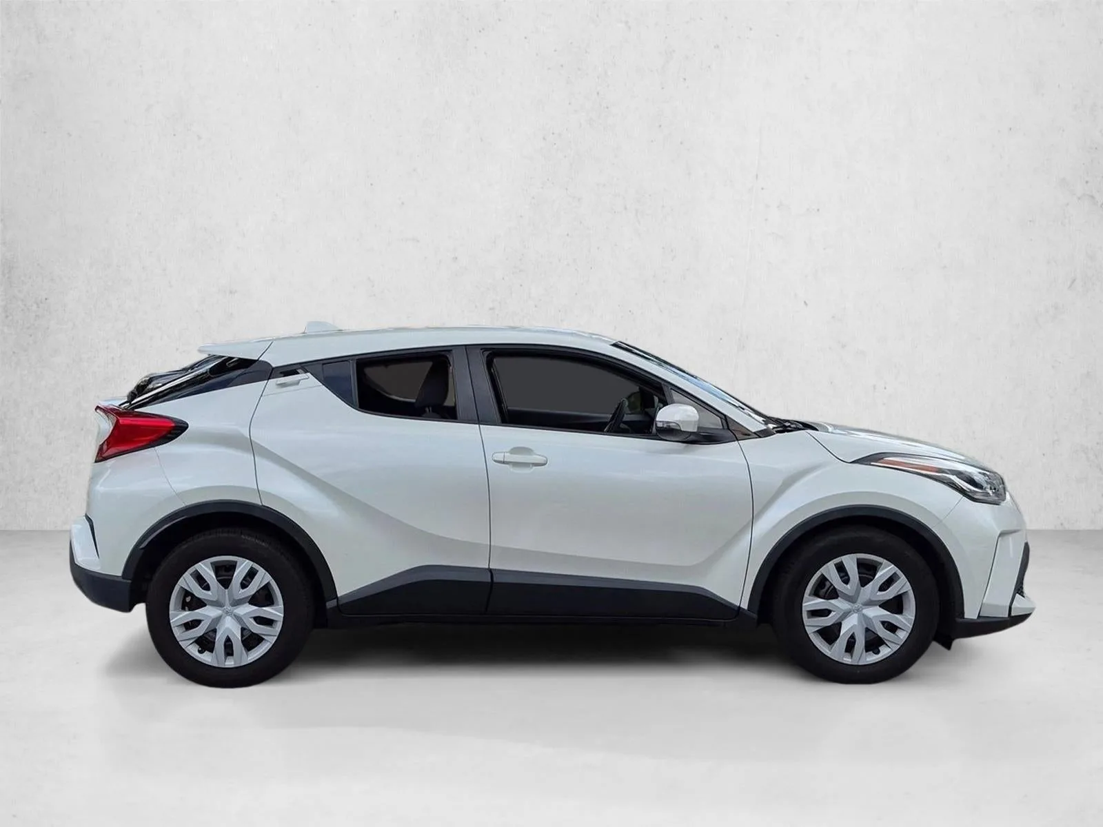 2020 Toyota C-HR LE FWD (Natl) photo 3