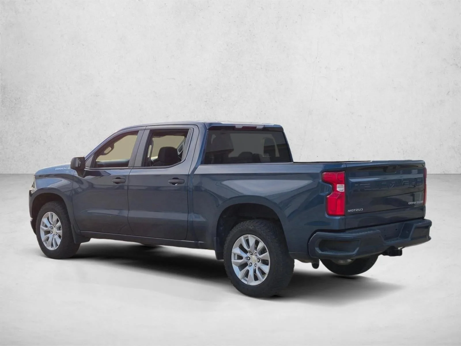 2021 Chevrolet Silverado 1500 Crew Cab Short Box 2-Wheel Drive Custom photo 7