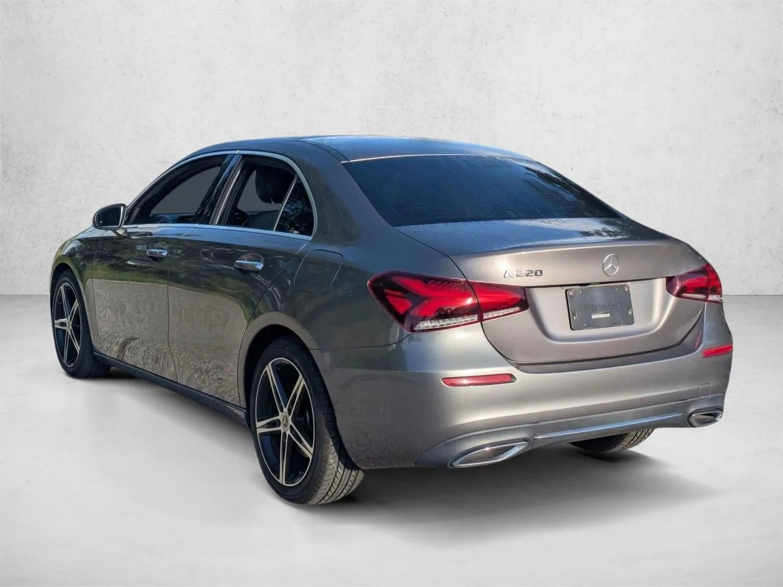 2022 Mercedes-Benz A-Class A 220 Sedan photo 5