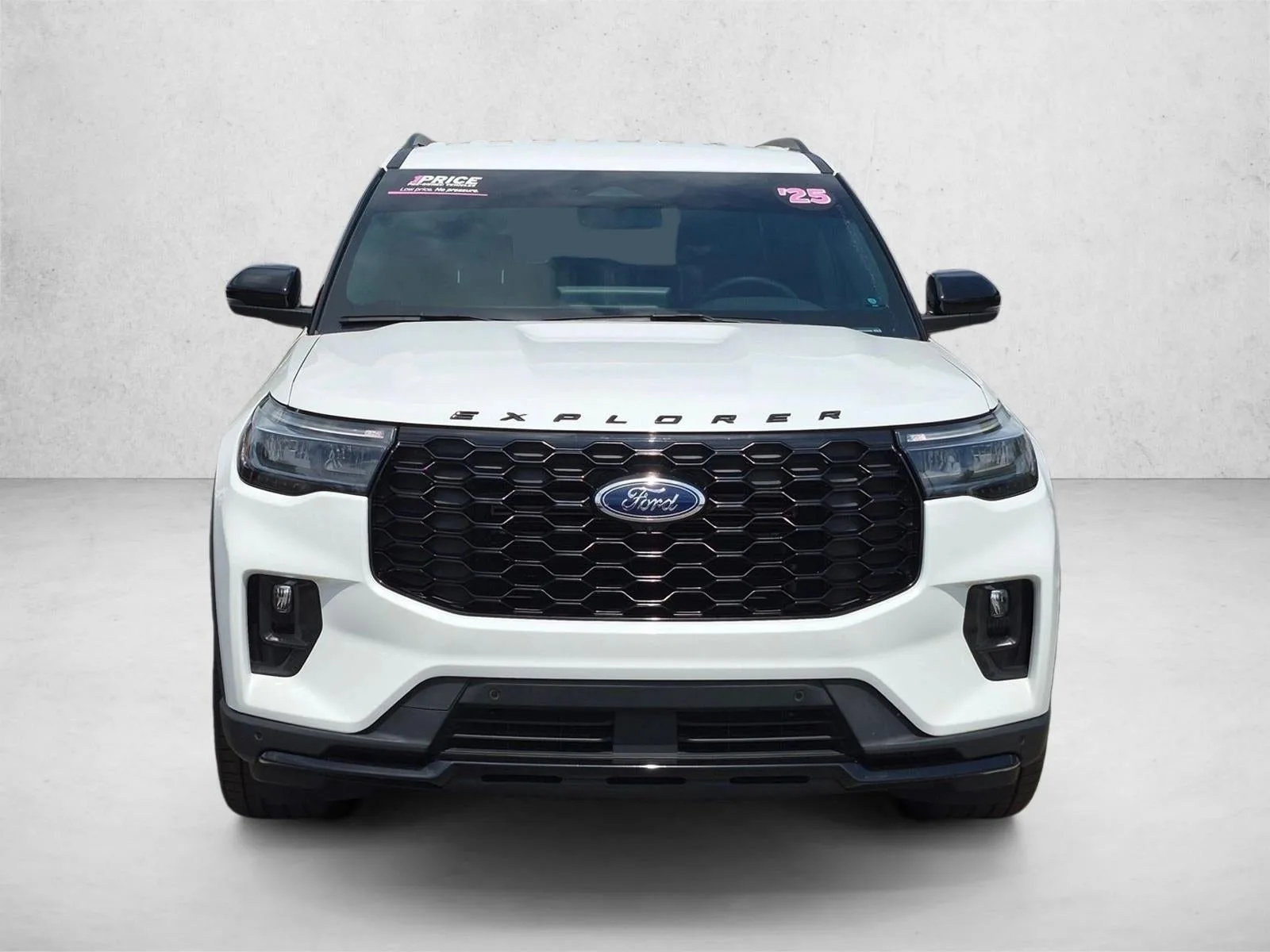 2025 Ford Explorer ST-Line photo 2