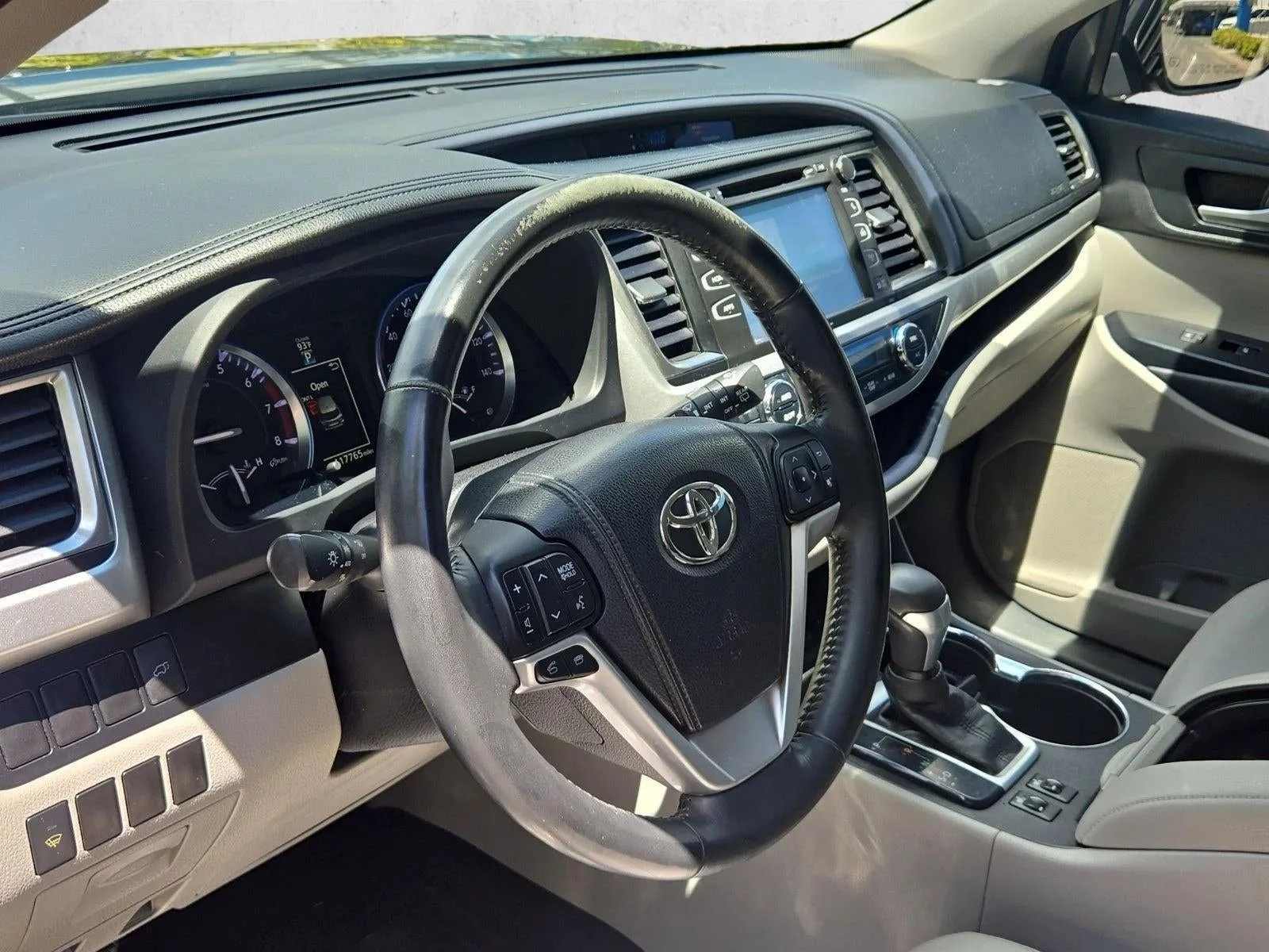 2014 Toyota Highlander AWD 4dr V6 XLE (Natl) photo 10