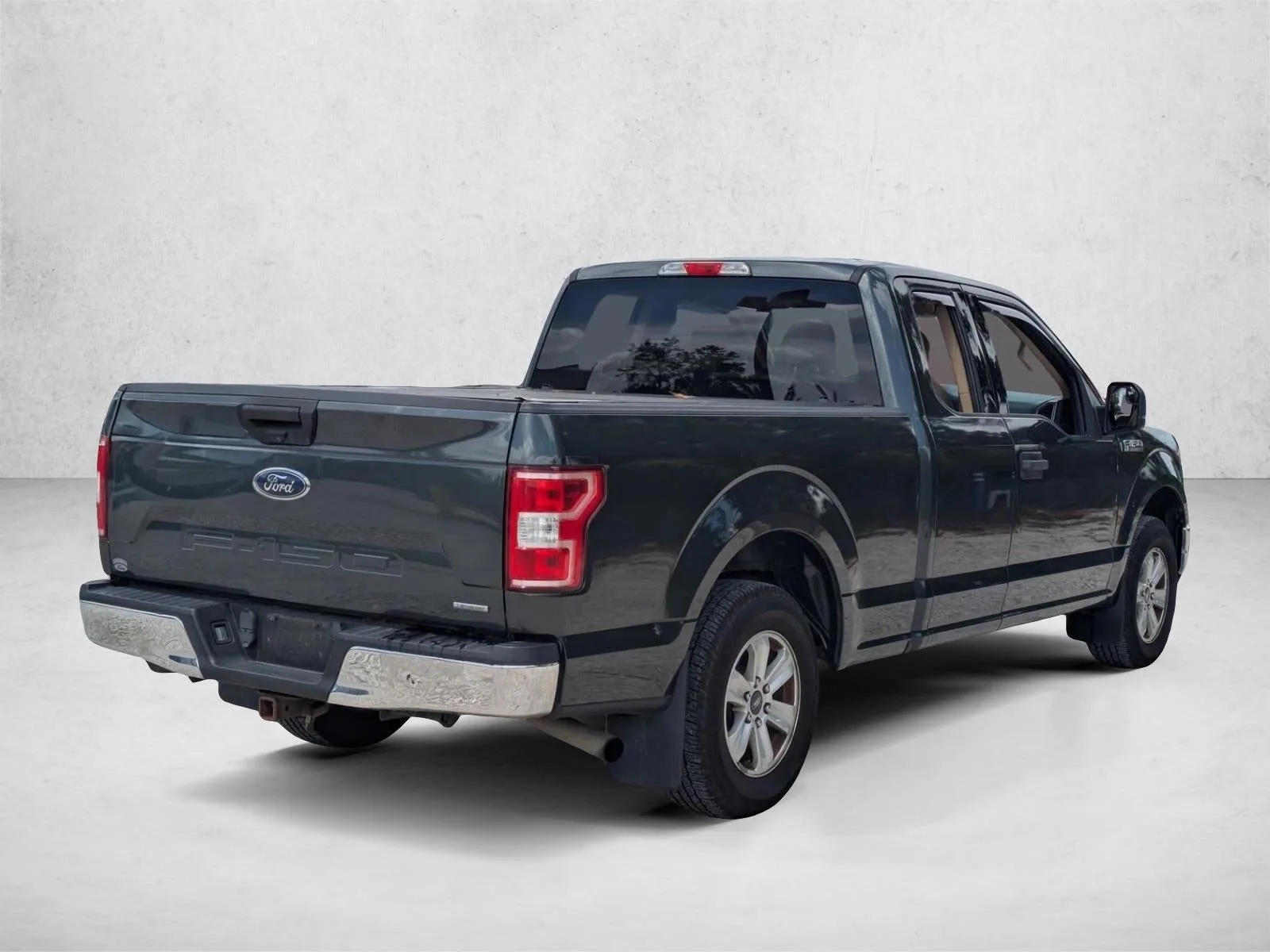 2018 Ford F-150 XLT 2WD SuperCab 6.5' Box photo 5