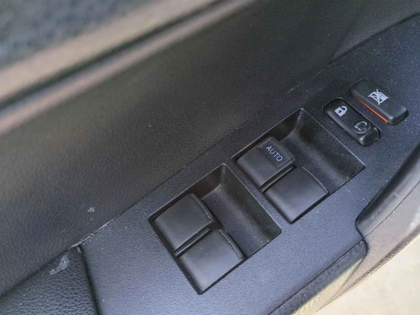 2015 Toyota Corolla 4dr Sdn CVT Auto S (SE) photo 12