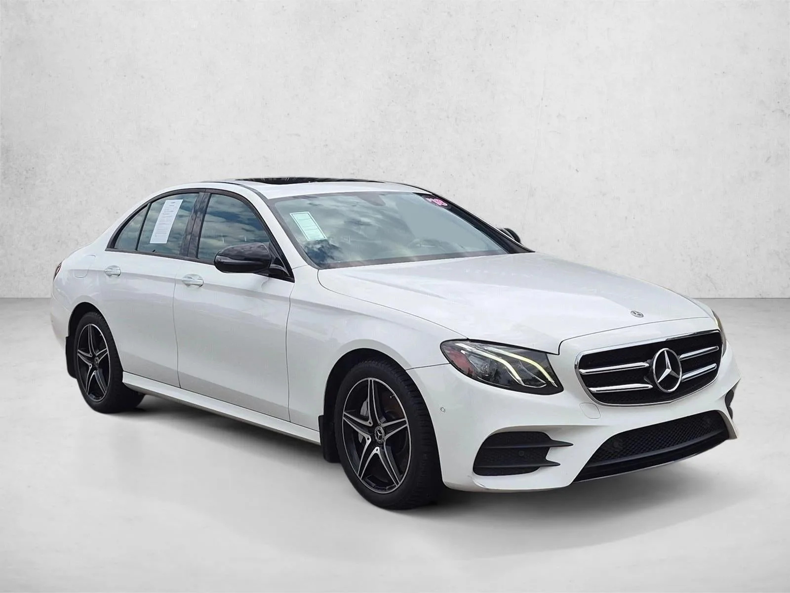 2018 Mercedes-Benz E-Class E 300 4MATIC® Sedan photo 3